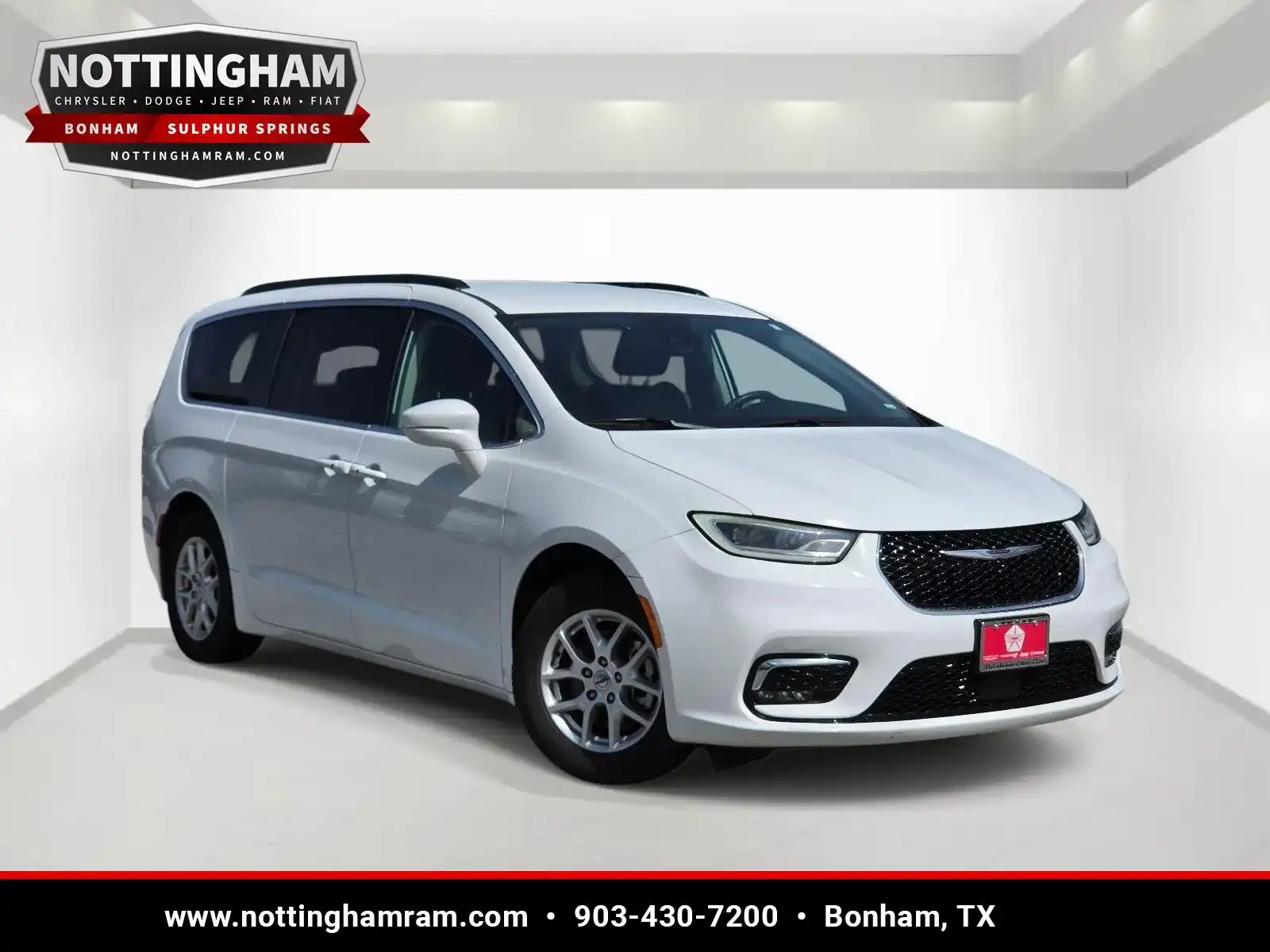2022 Chrysler Pacifica Touring L's photo