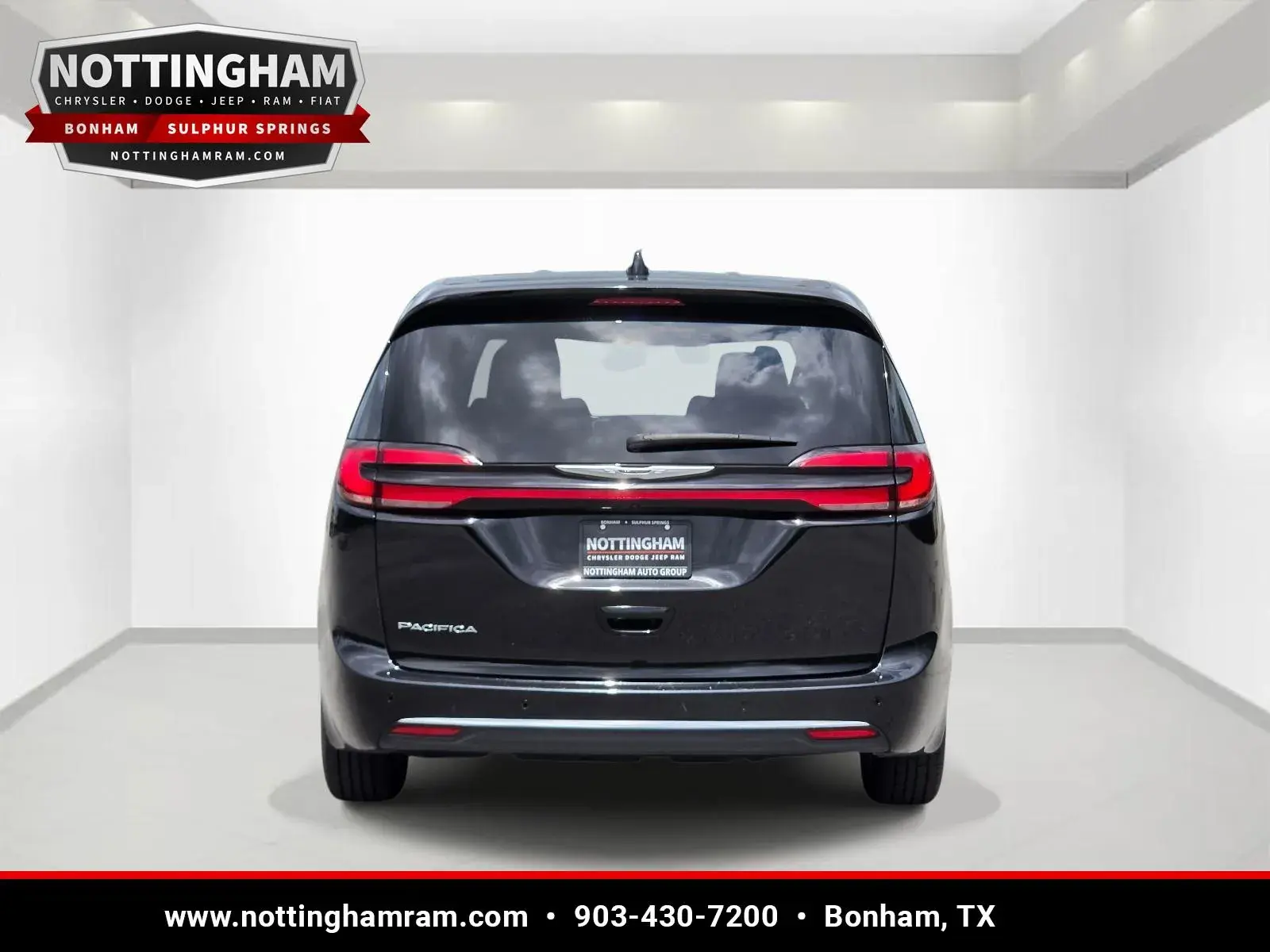 2025 Chrysler Pacifica Select photo 5