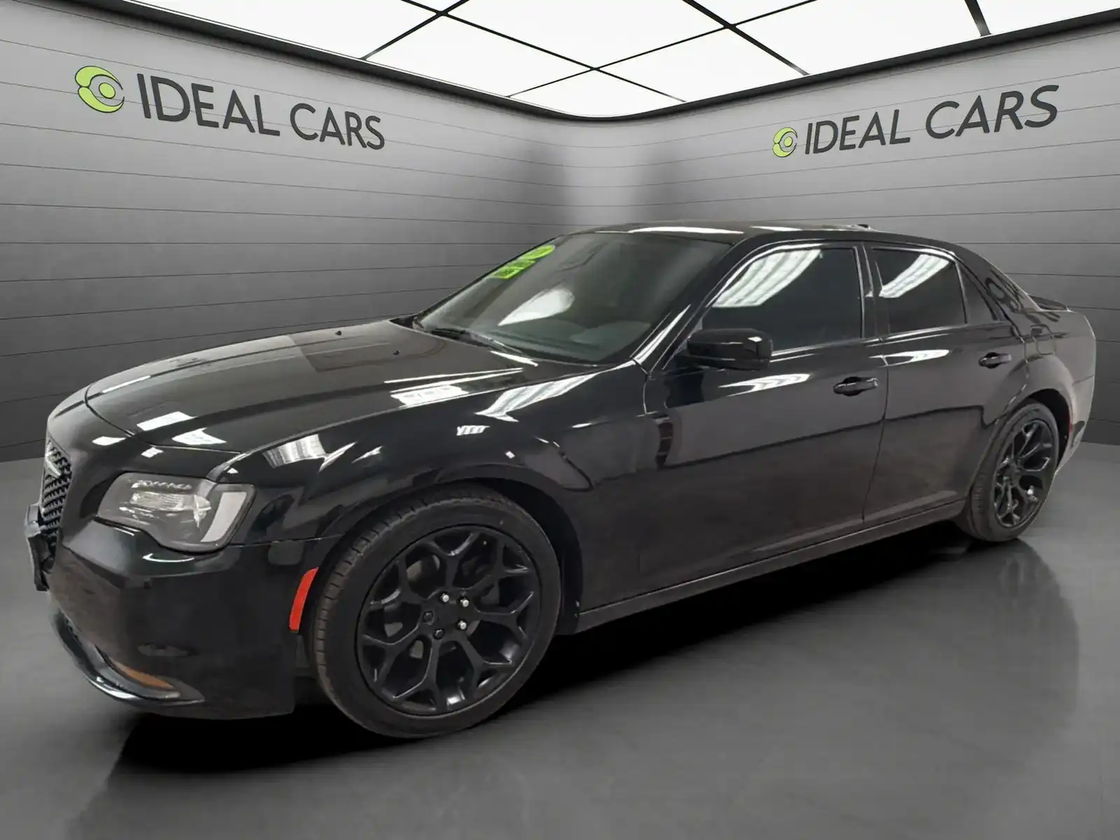 2018 Chrysler 300 S's photo