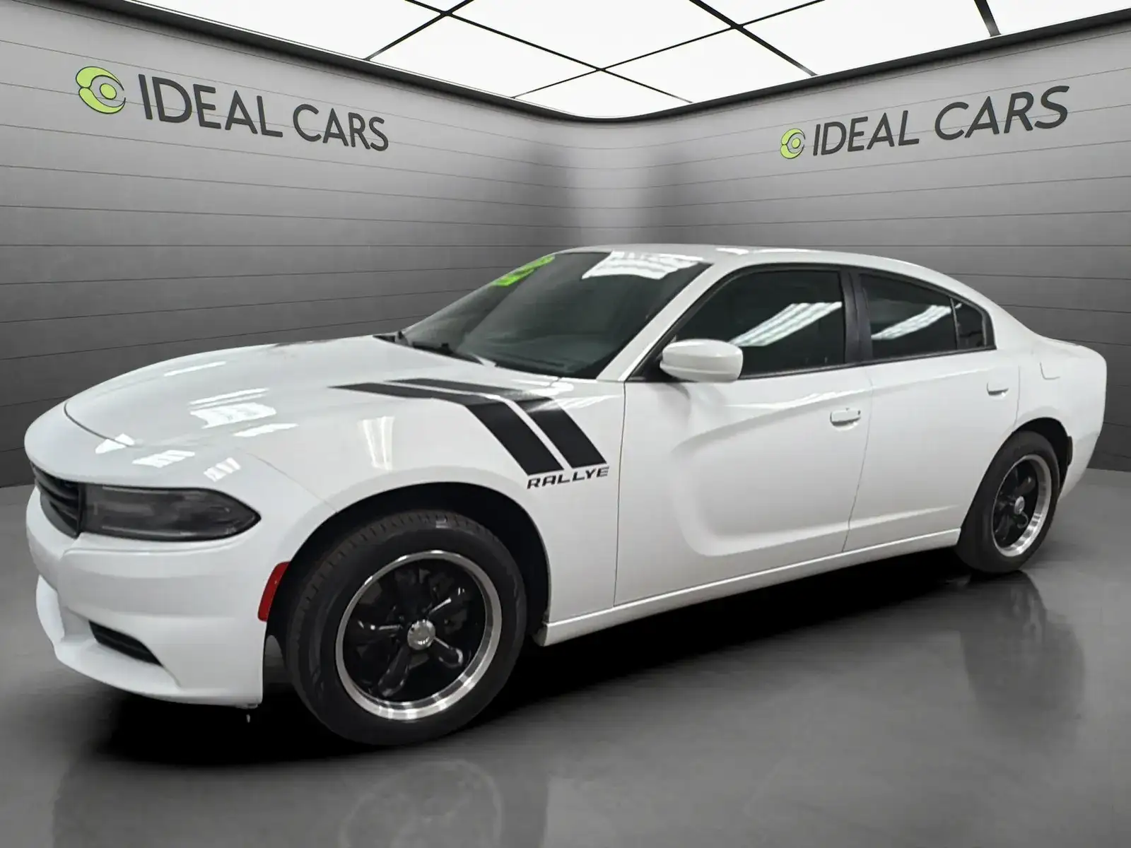 2015 Dodge Charger SXT's photo