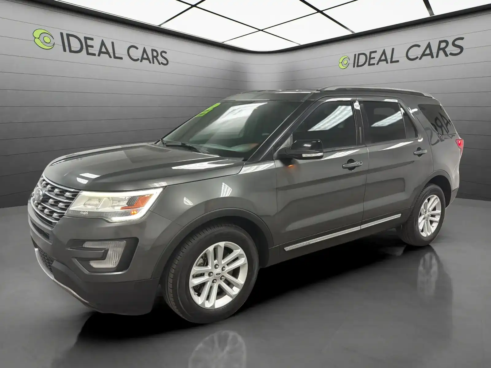2017 Ford Explorer XLT FWD's photo