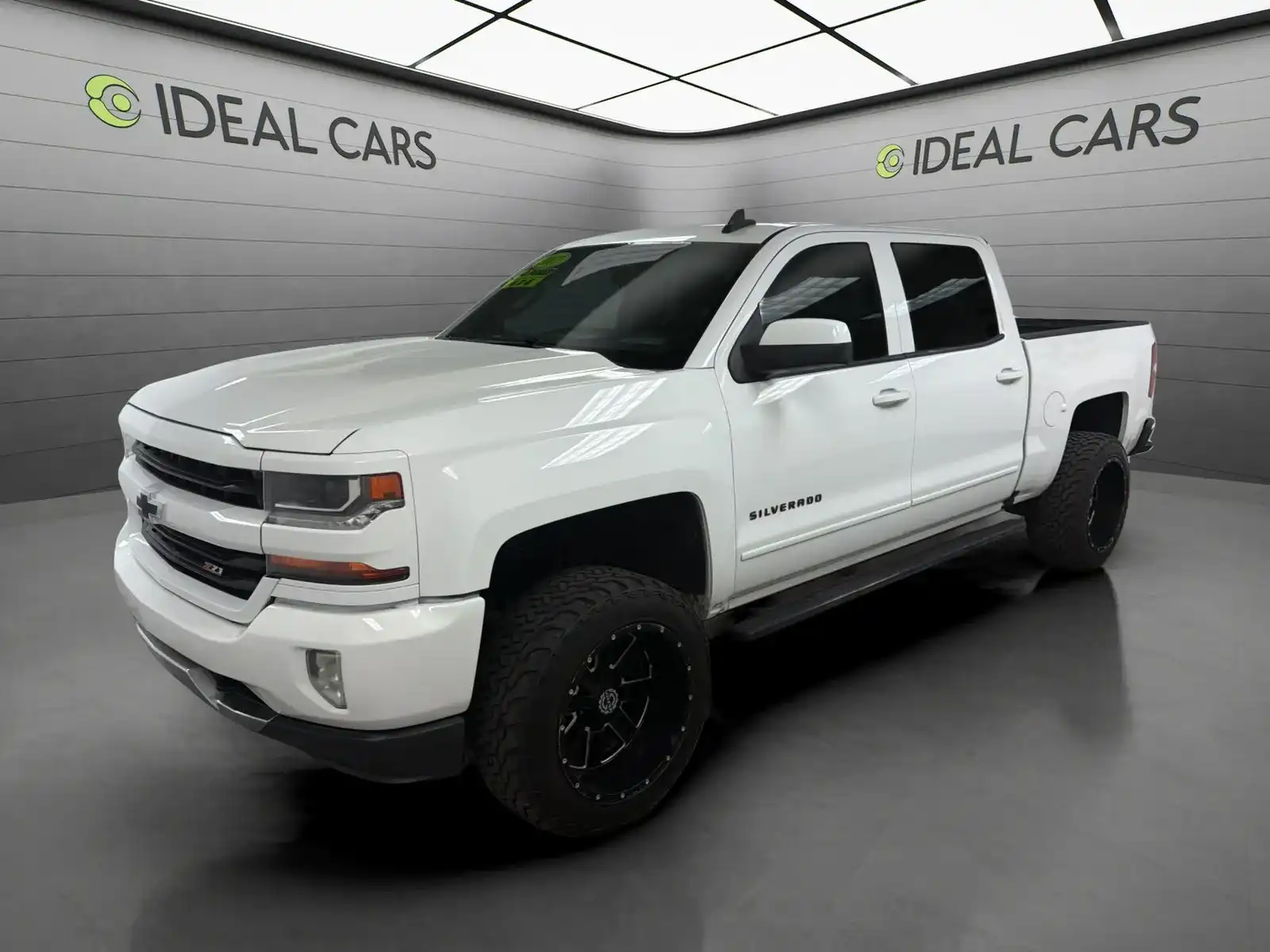 2017 Chevrolet Silverado 1500 LT Z71 4X4 Crew Cab Short Box's photo