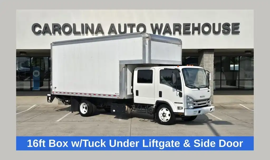 2022 Isuzu NPR-HD's photo