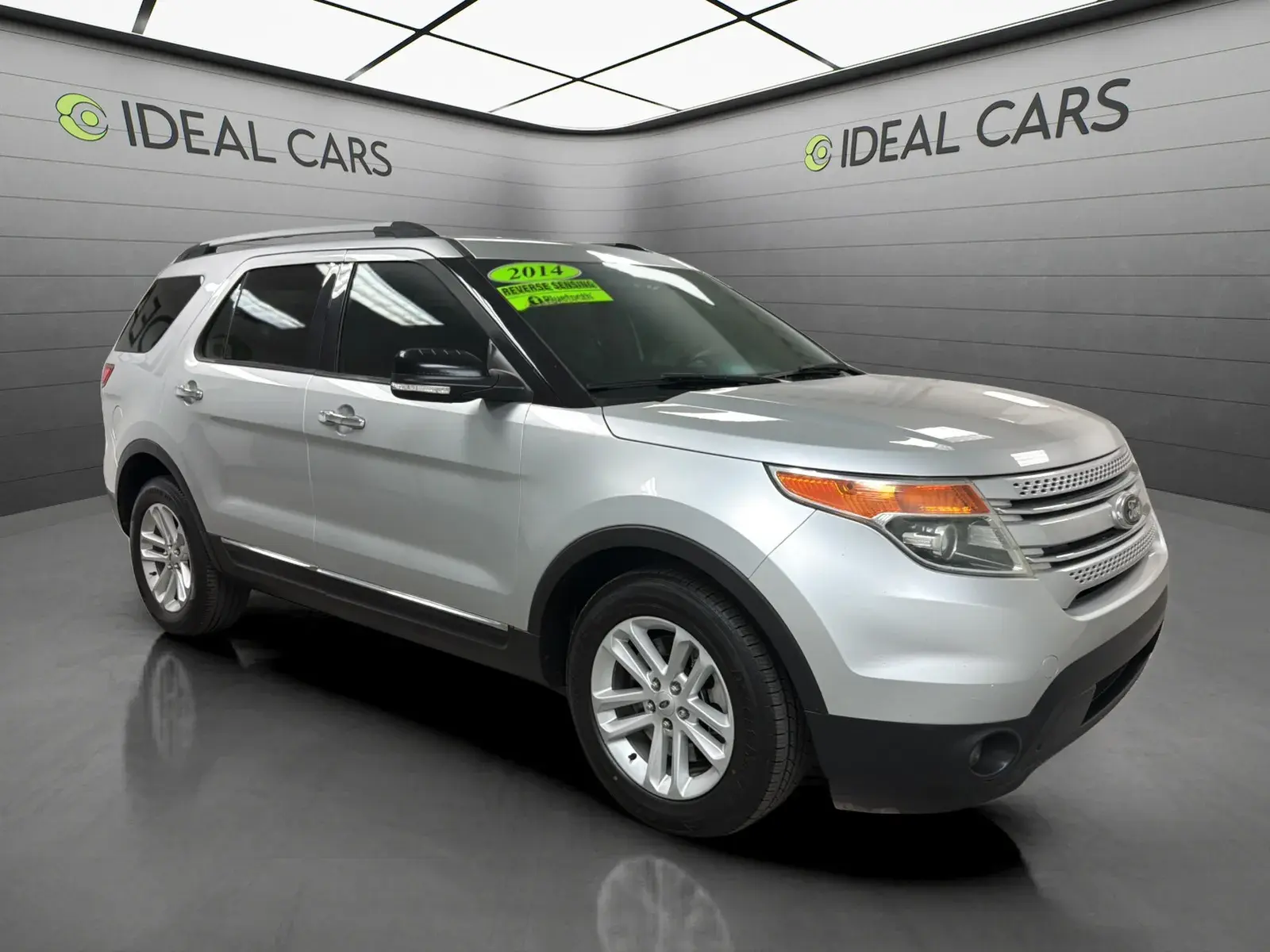 2014 Ford Explorer XLT photo 3