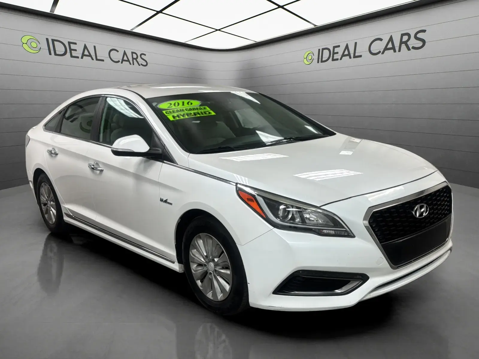 2016 Hyundai Sonata Base photo 3