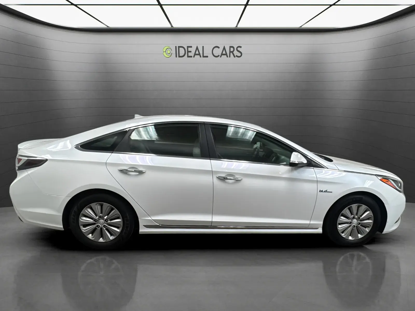 2016 Hyundai Sonata Base photo 4