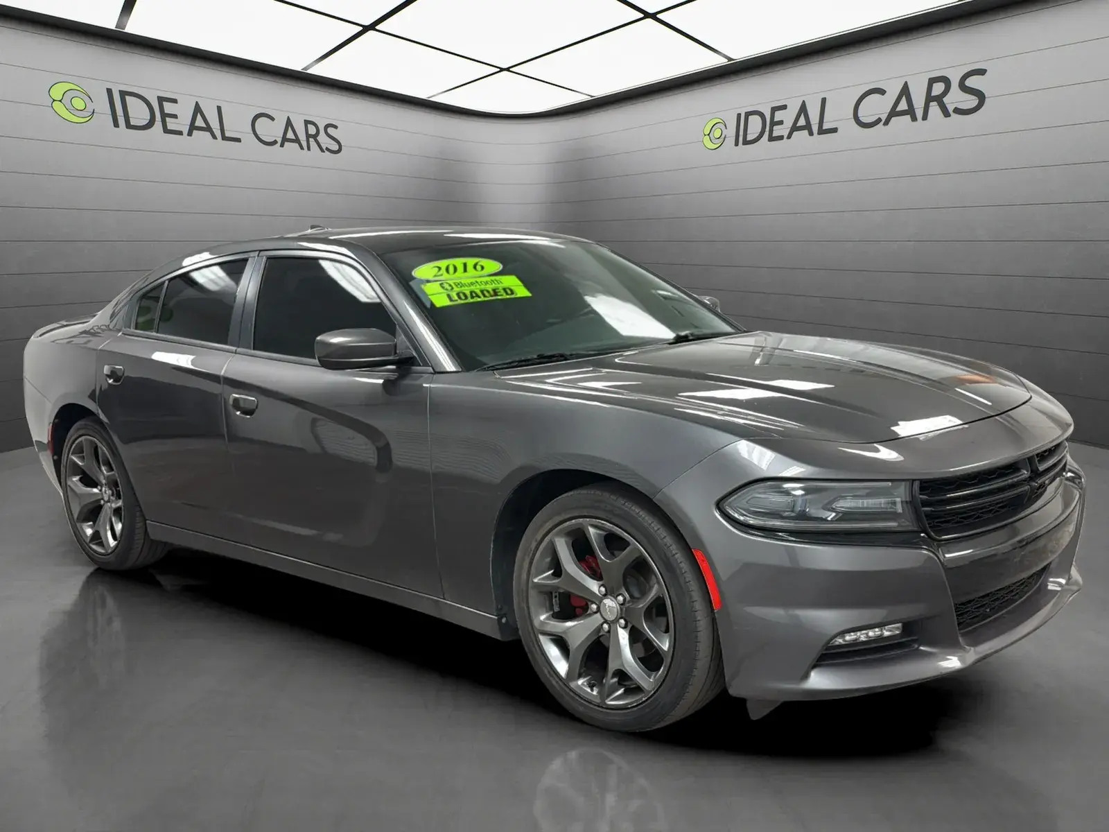 2016 Dodge Charger SXT photo 3