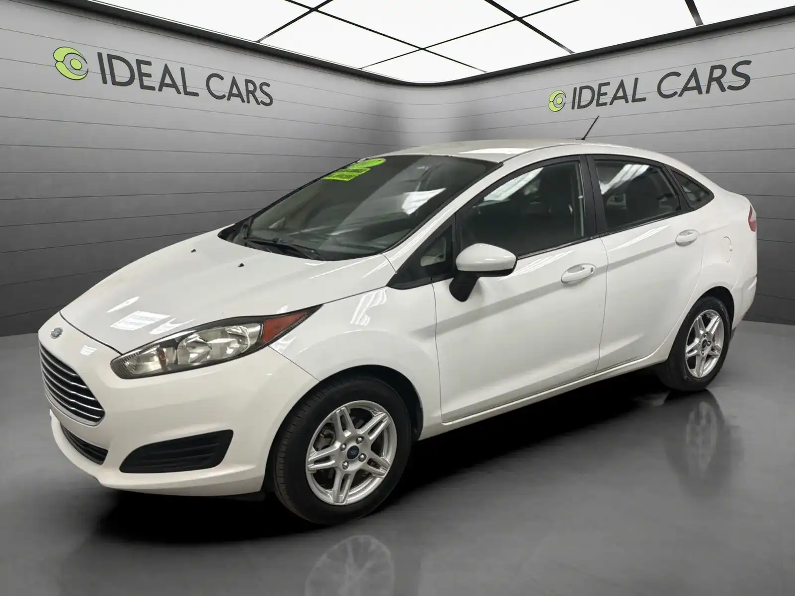 2017 Ford Fiesta SE Sedan's photo