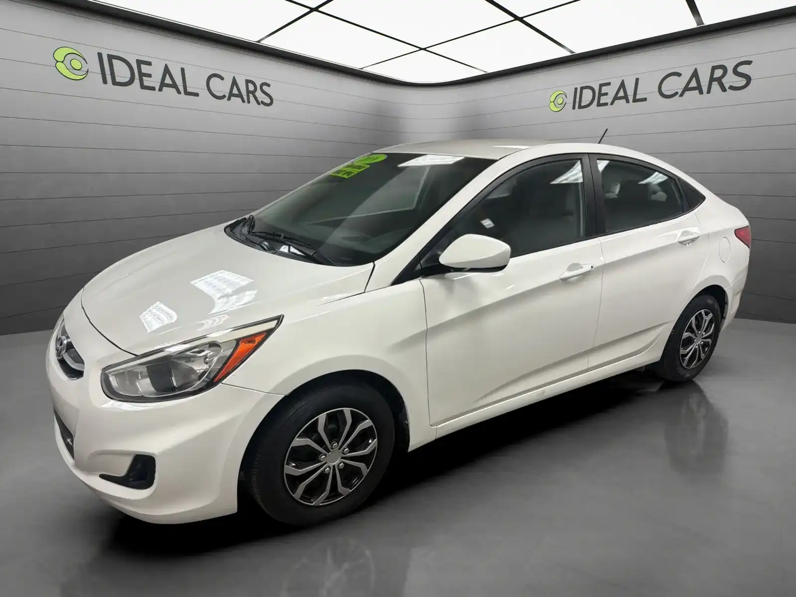 2016 Hyundai Accent SE 6AT 4-Door's photo