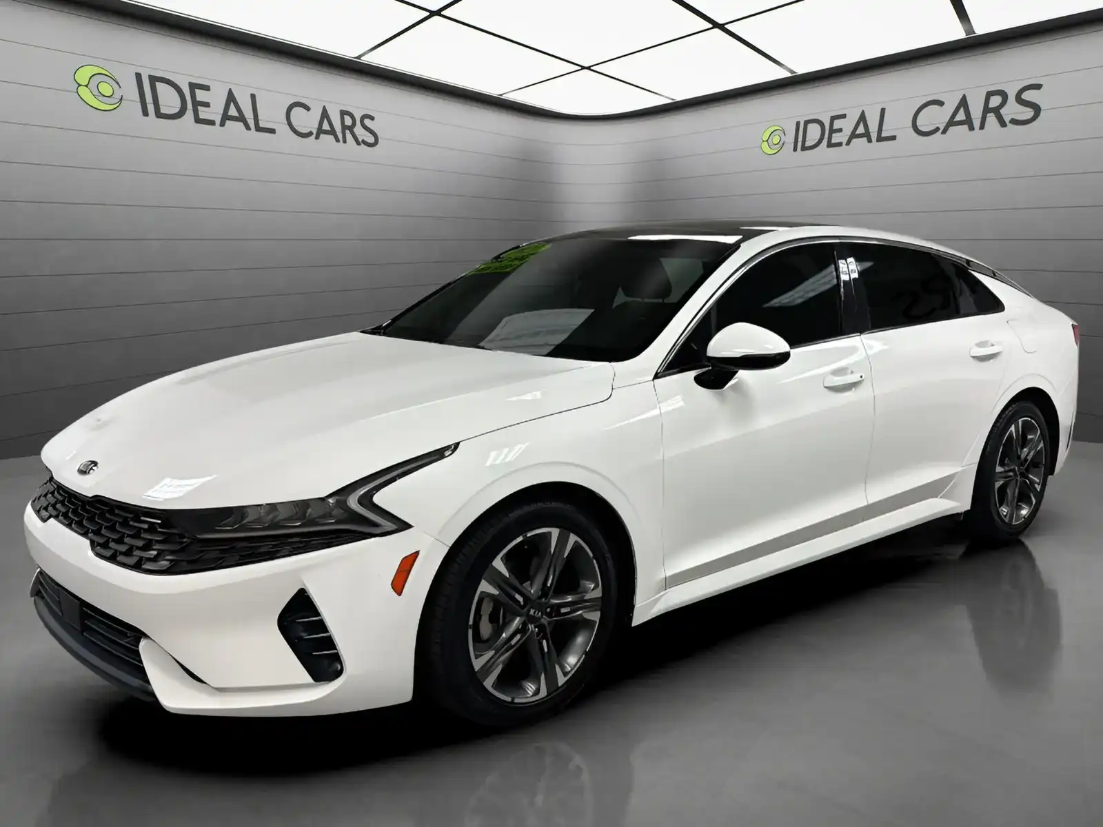 2021 Kia Optima EX FWD's photo