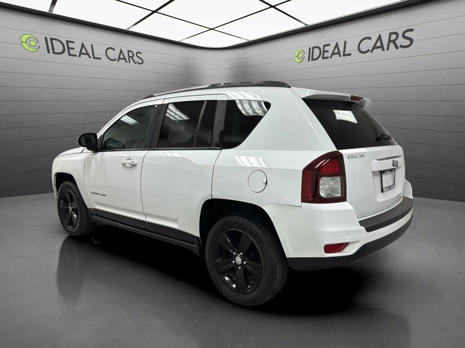 2016 Jeep Compass Sport photo 3