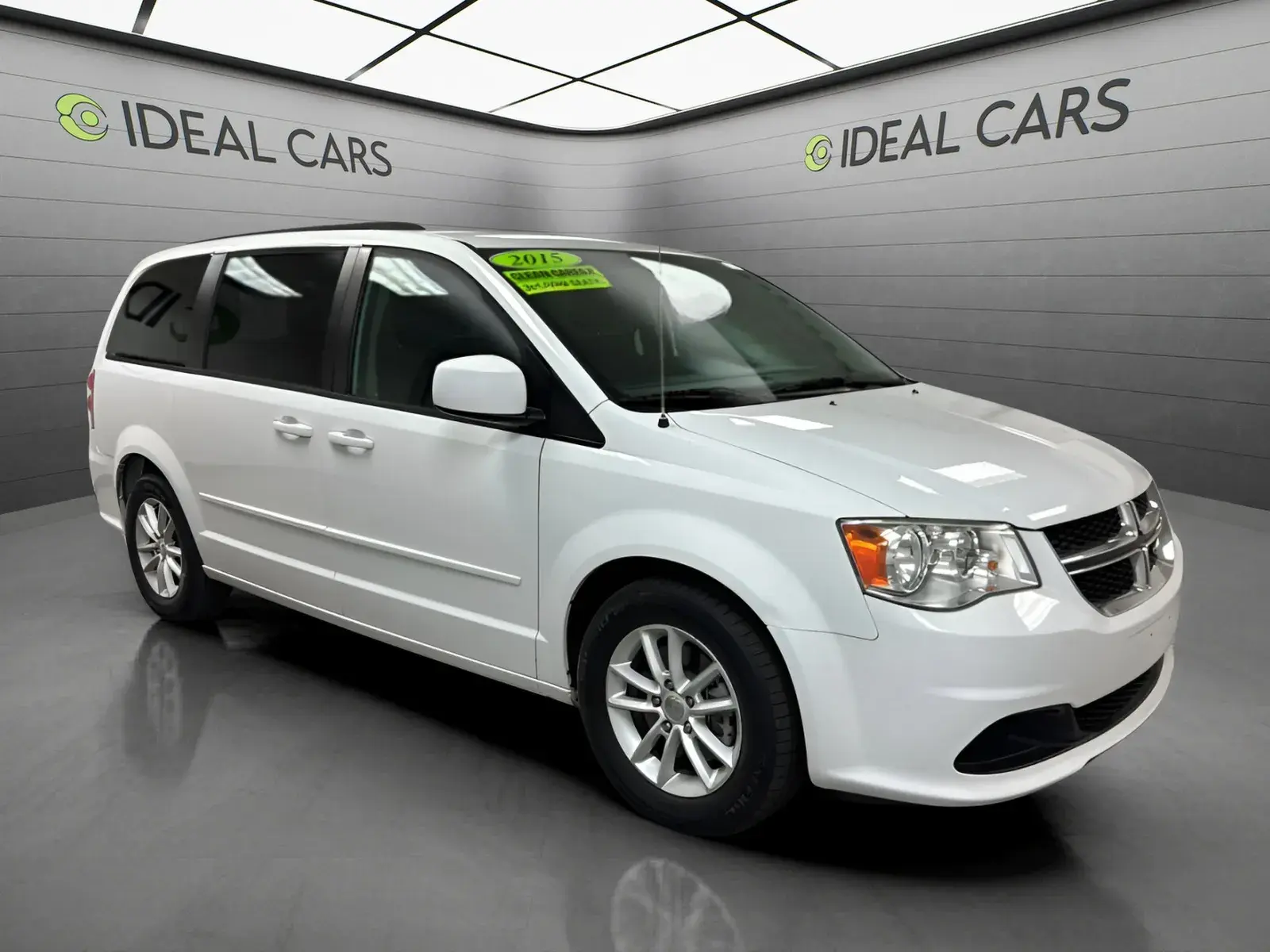 2015 Dodge Grand Caravan SXT photo 3