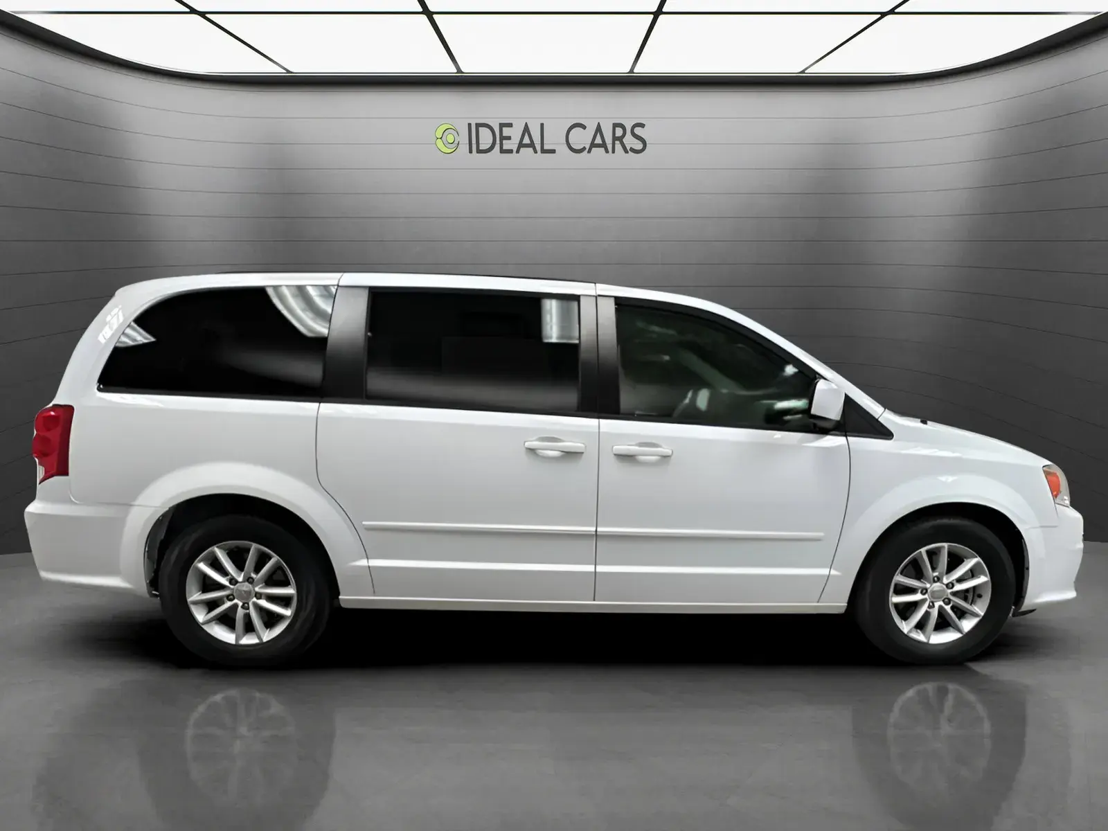 2015 Dodge Grand Caravan SXT photo 4