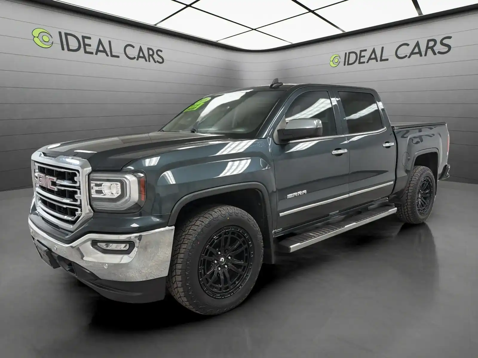 2018 GMC Sierra 4WD Crew Cab Short Box SLT's photo