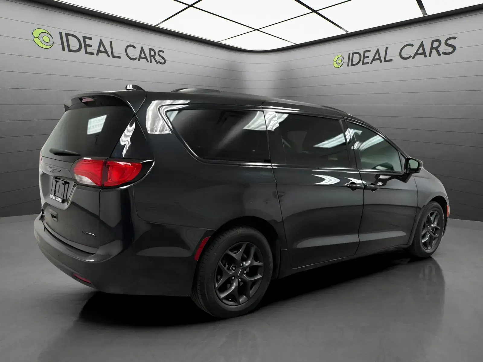 2019 Chrysler Pacifica Limited photo 5