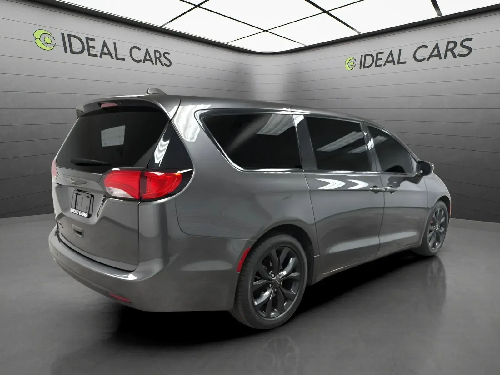 2020 Chrysler Pacifica Touring photo 5