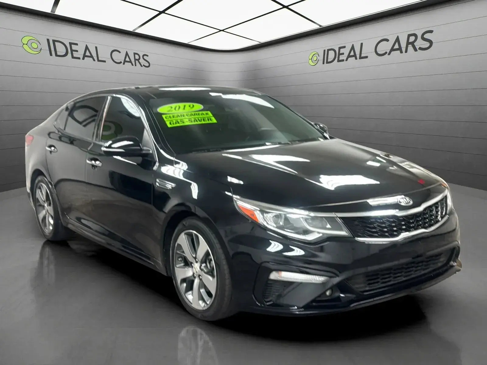 2019 Kia Optima S AT photo 3