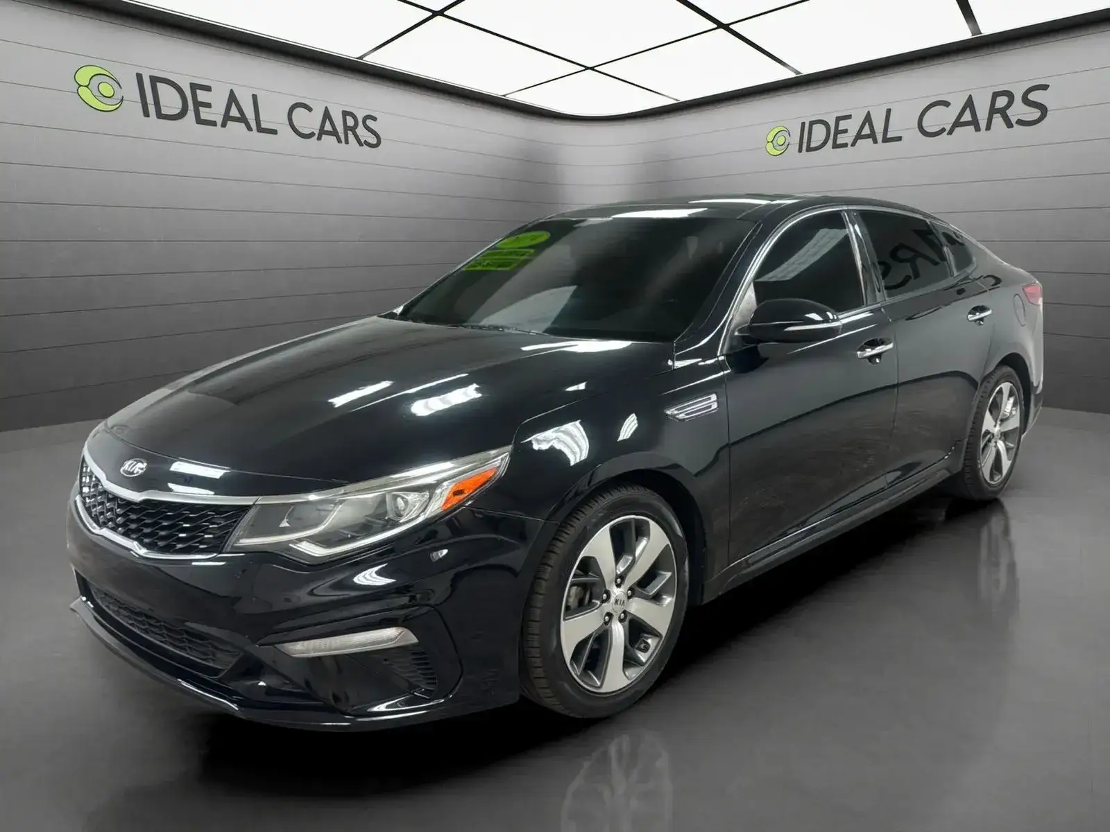 2019 Kia Optima S AT photo 1