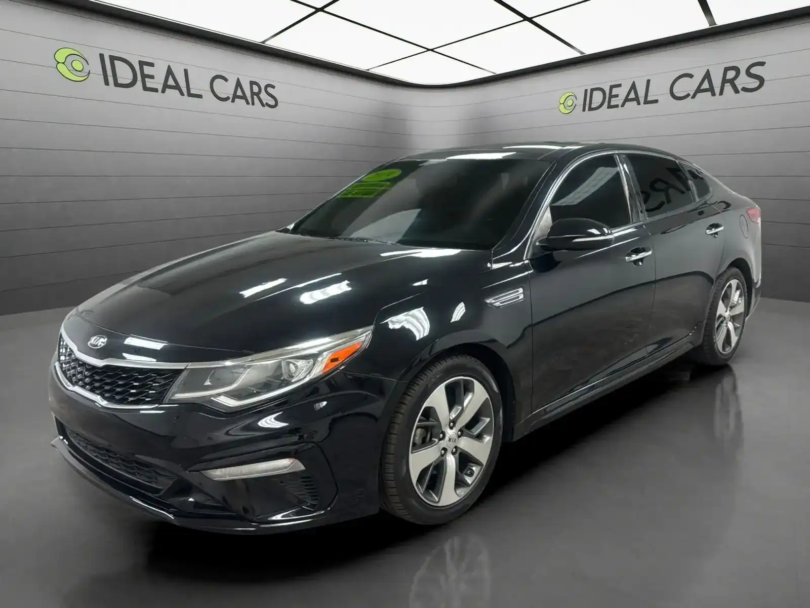 2019 Kia Optima S AT's photo