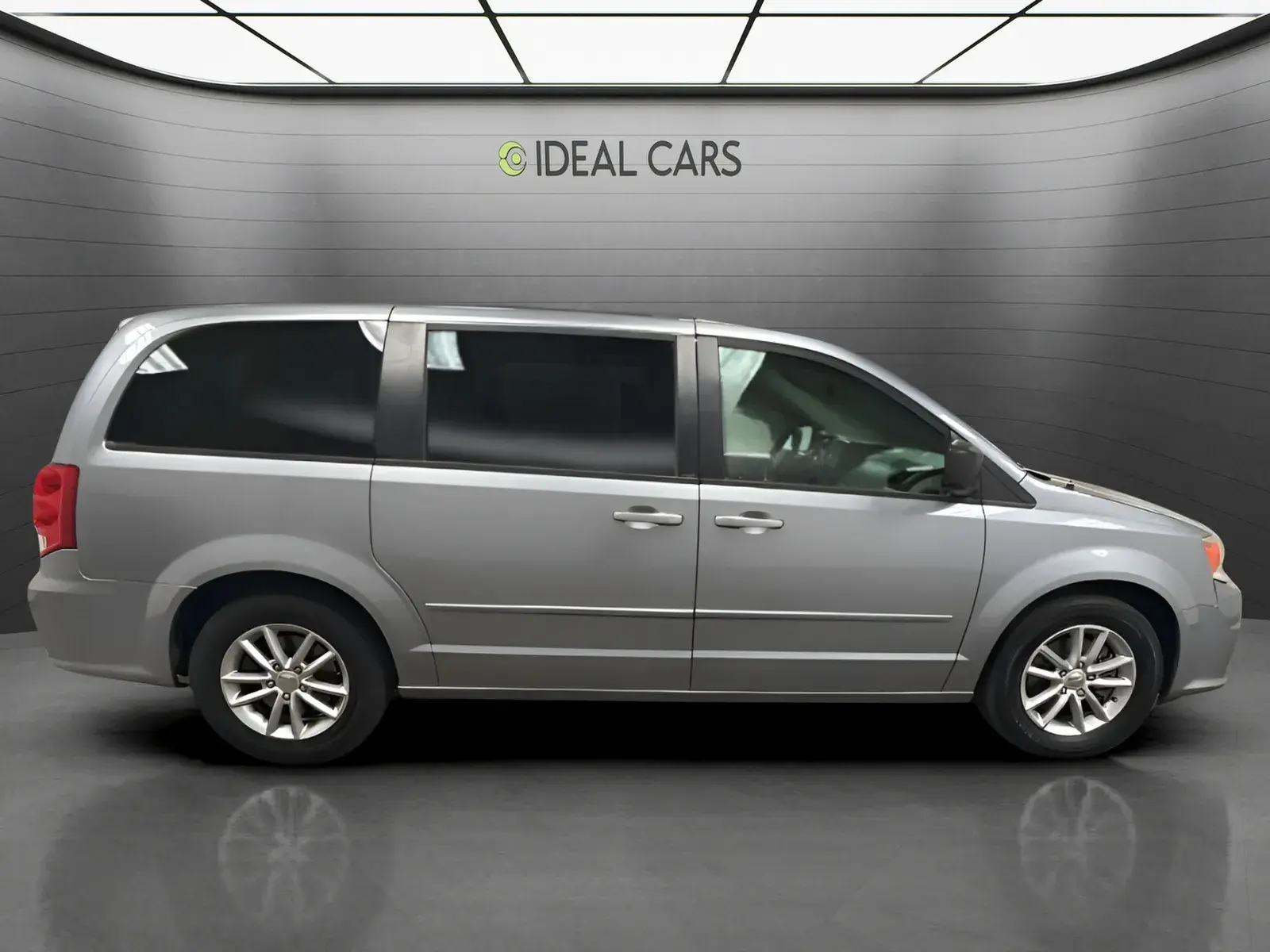 2014 Dodge Grand Caravan SXT photo 4
