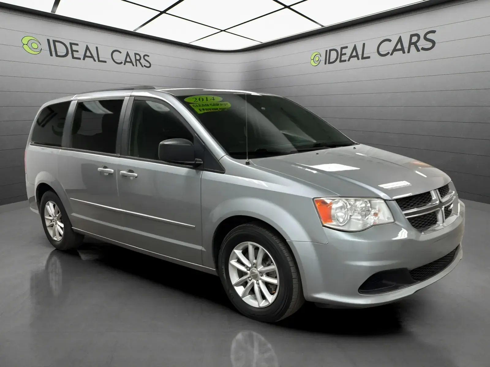 2014 Dodge Grand Caravan SXT photo 3