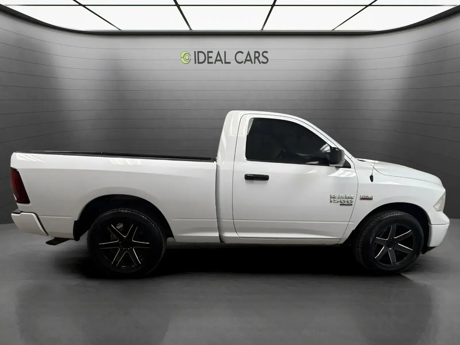 2019 RAM 1500 Classic Tradesman Regular Cab 6'4 photo 4
