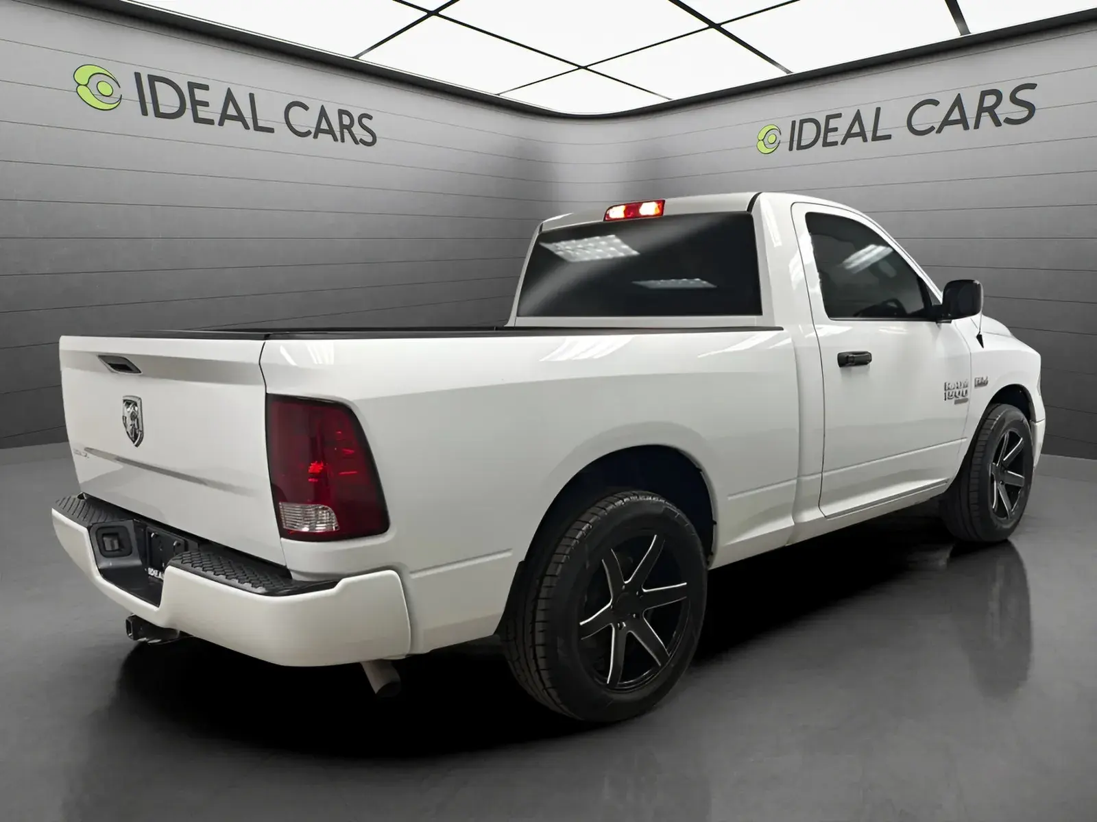 2019 RAM 1500 Classic Tradesman Regular Cab 6'4 photo 5