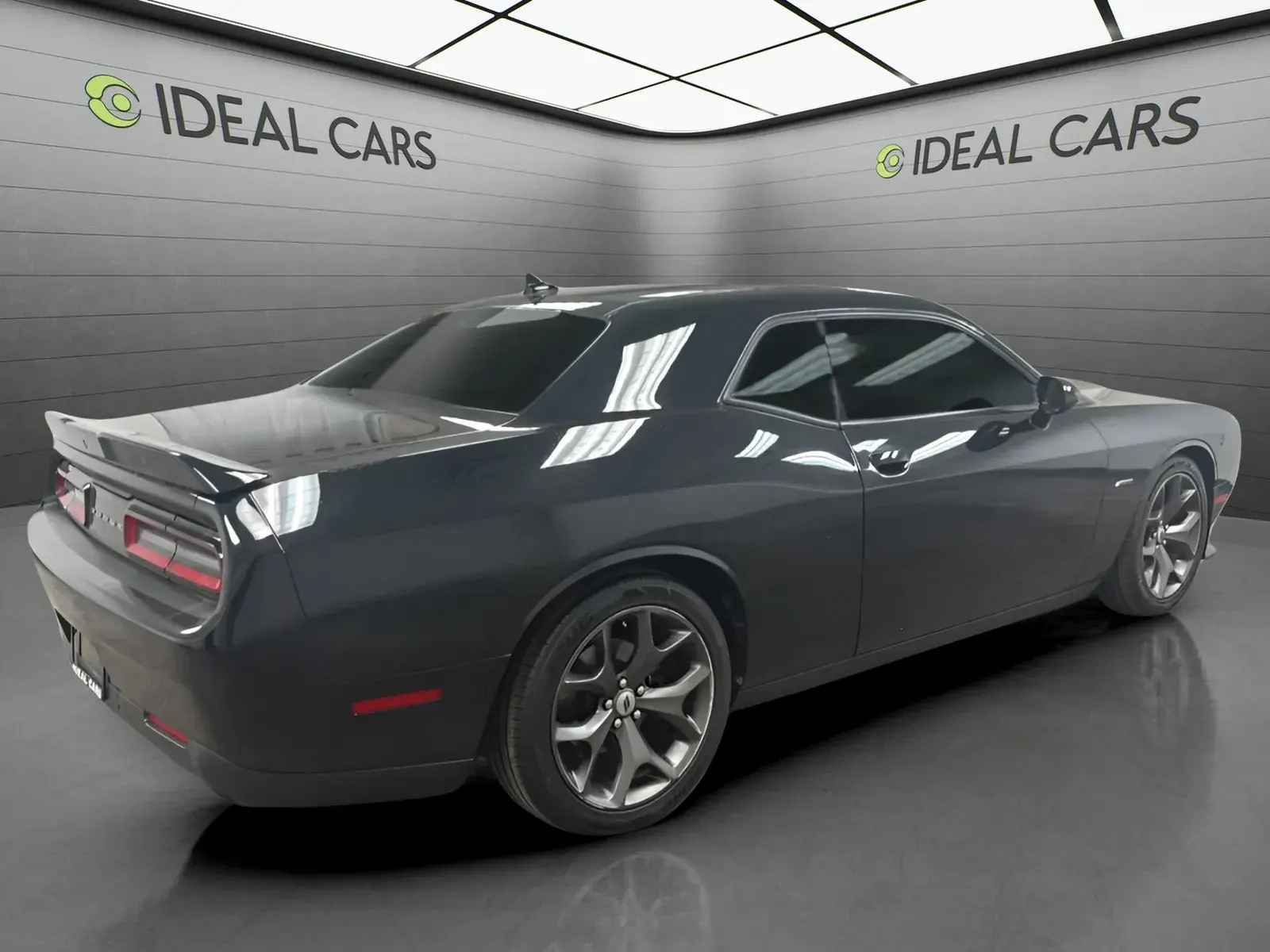 2019 Dodge Challenger R/T photo 4