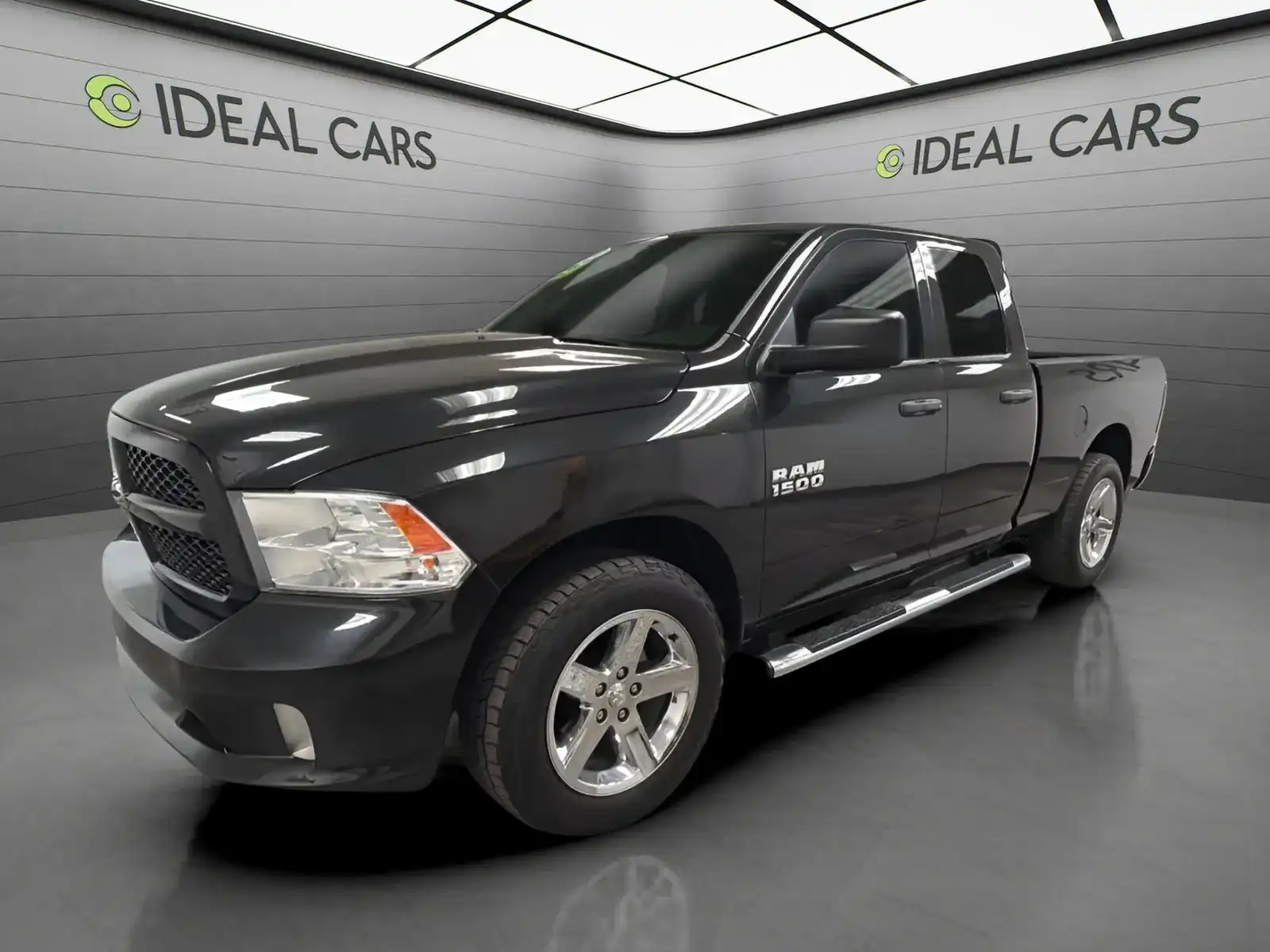2017 RAM 1500 Express 4WD Quad Cab 6'4's photo
