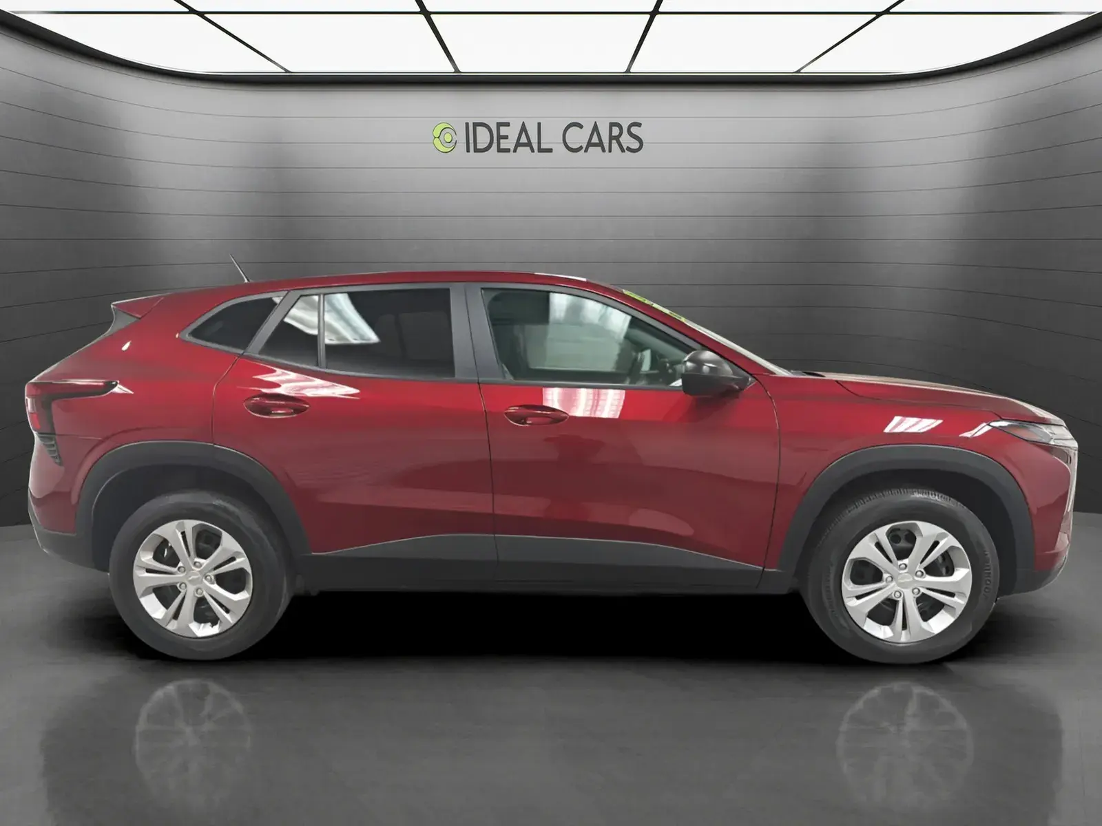 2025 Chevrolet Trax LS photo 4