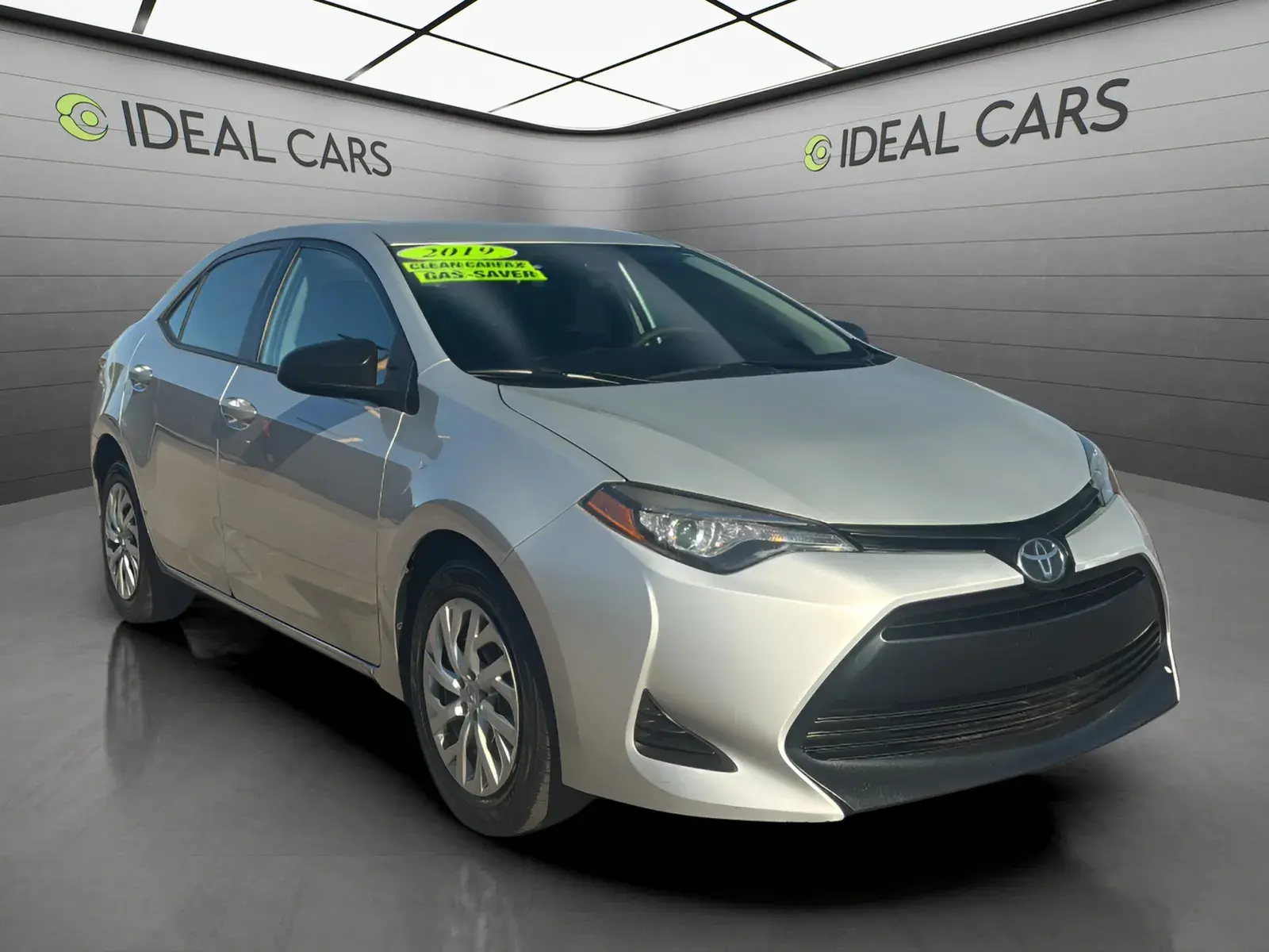 2019 Toyota Corolla LE AT photo 3