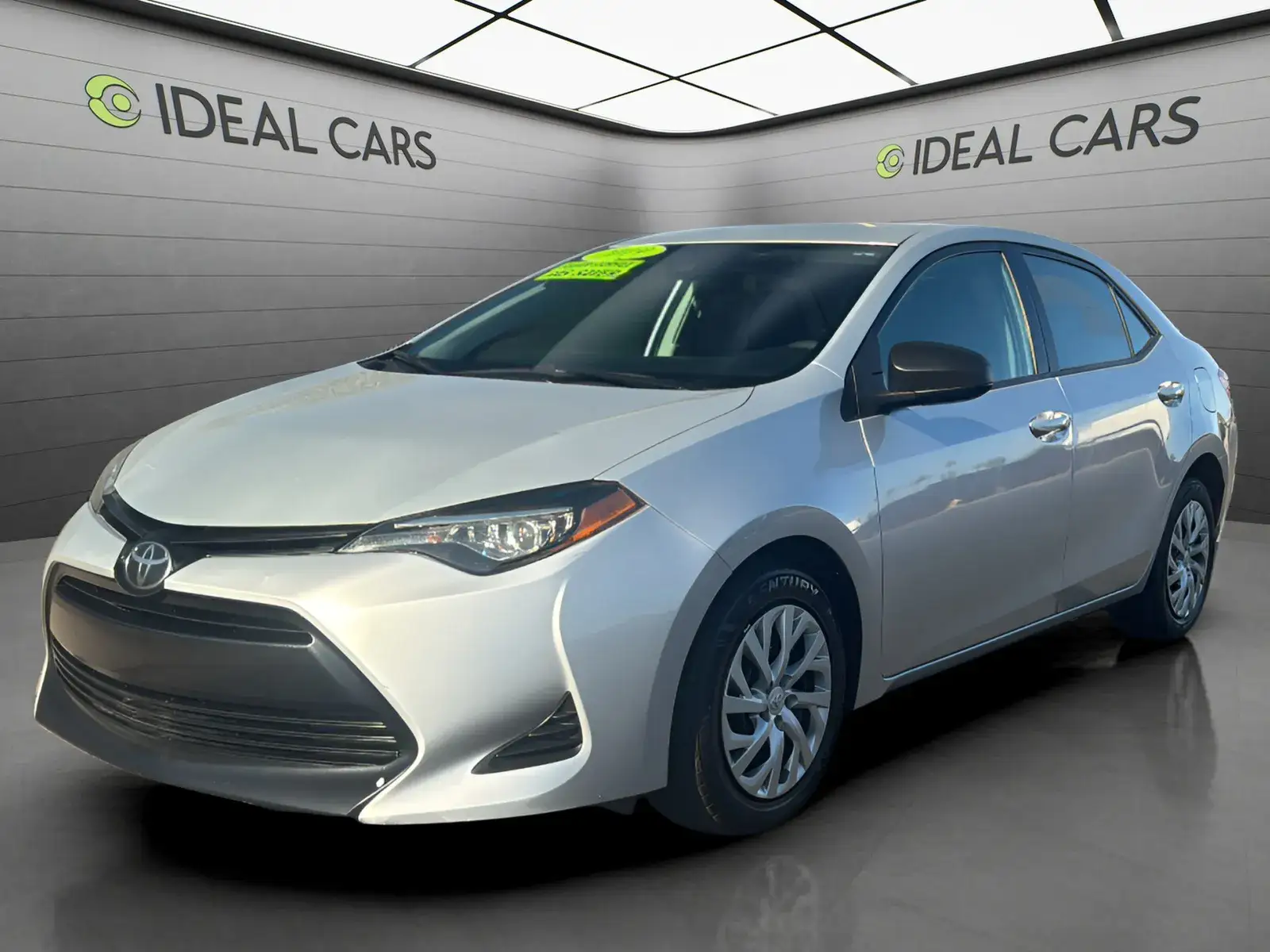 2019 Toyota Corolla LE AT photo 1