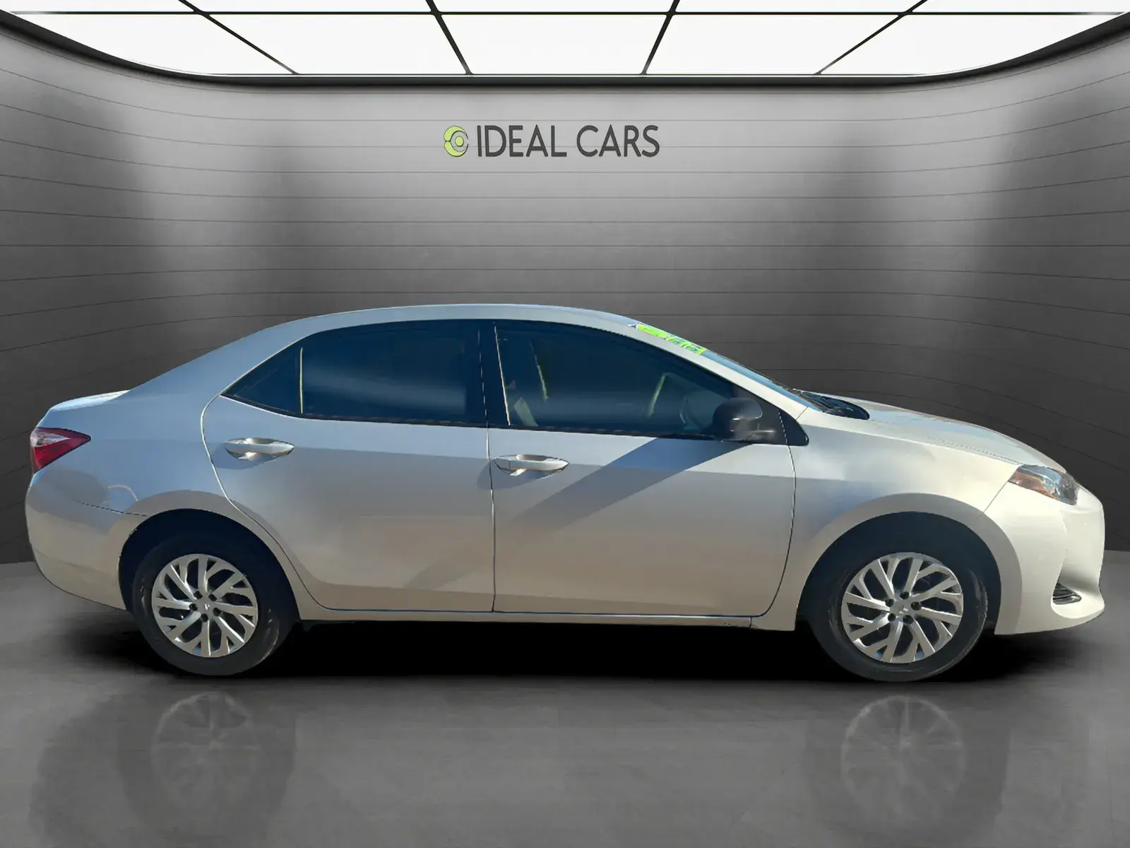 2019 Toyota Corolla LE AT photo 4