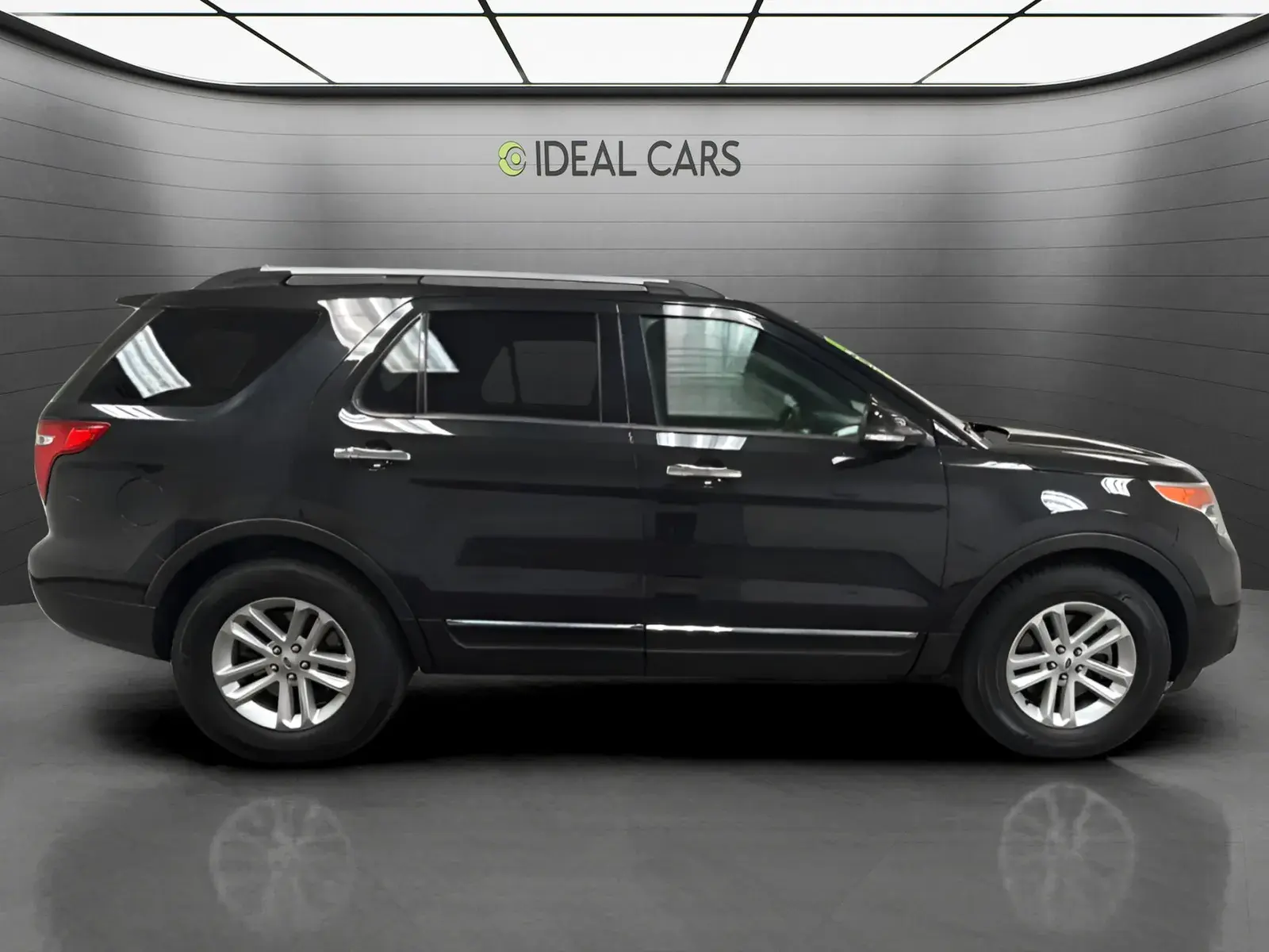 2015 Ford Explorer XLT photo 4