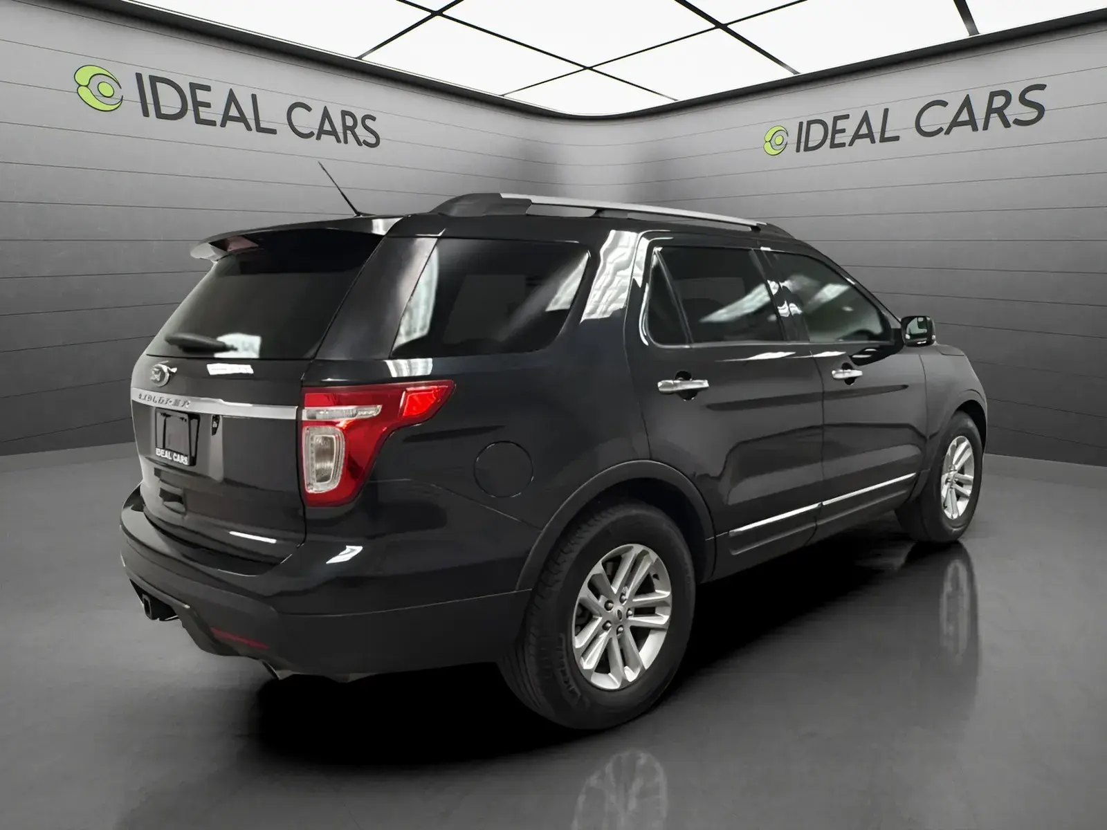 2015 Ford Explorer XLT photo 5