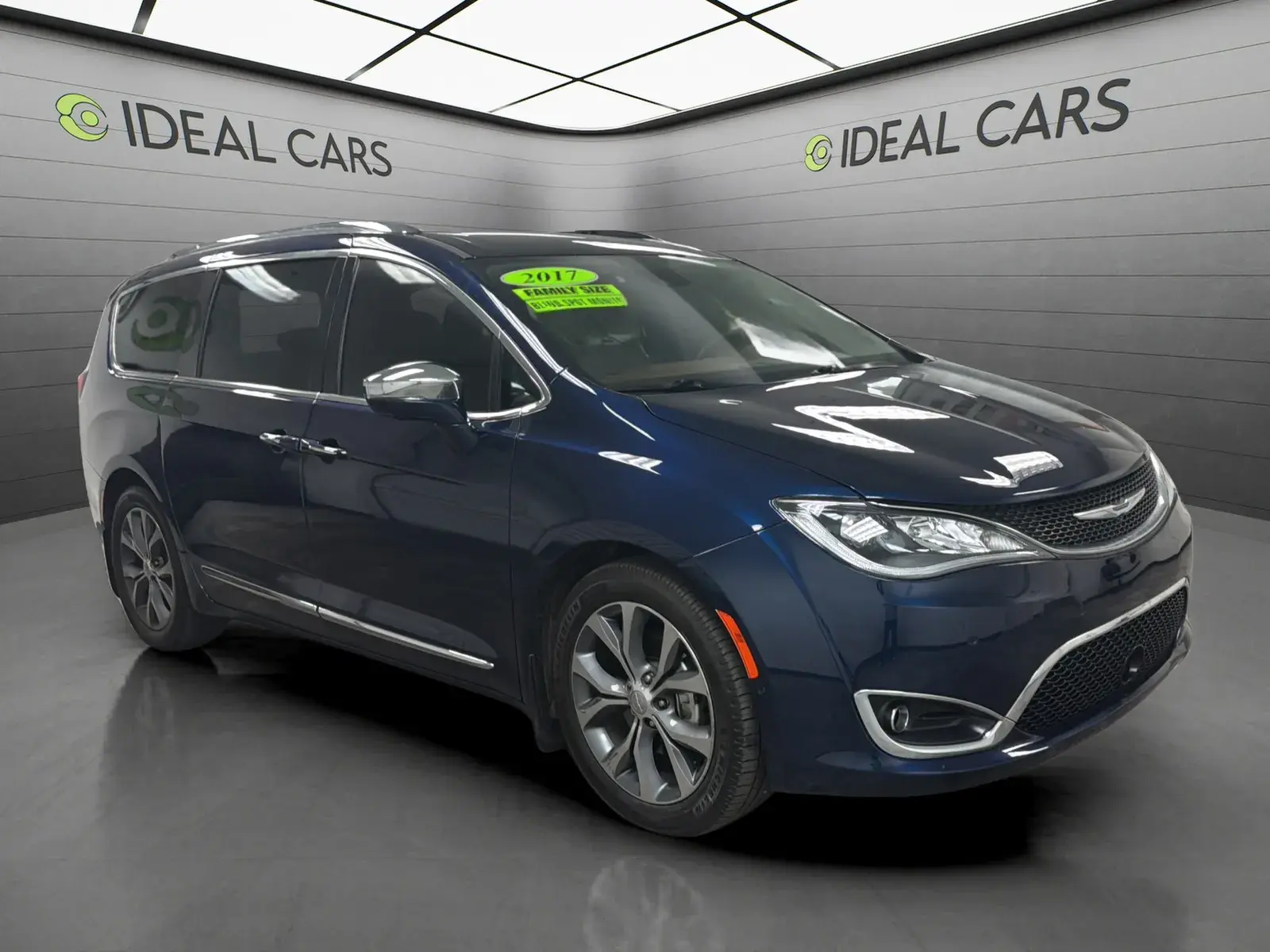 2017 Chrysler Pacifica Limited photo 3