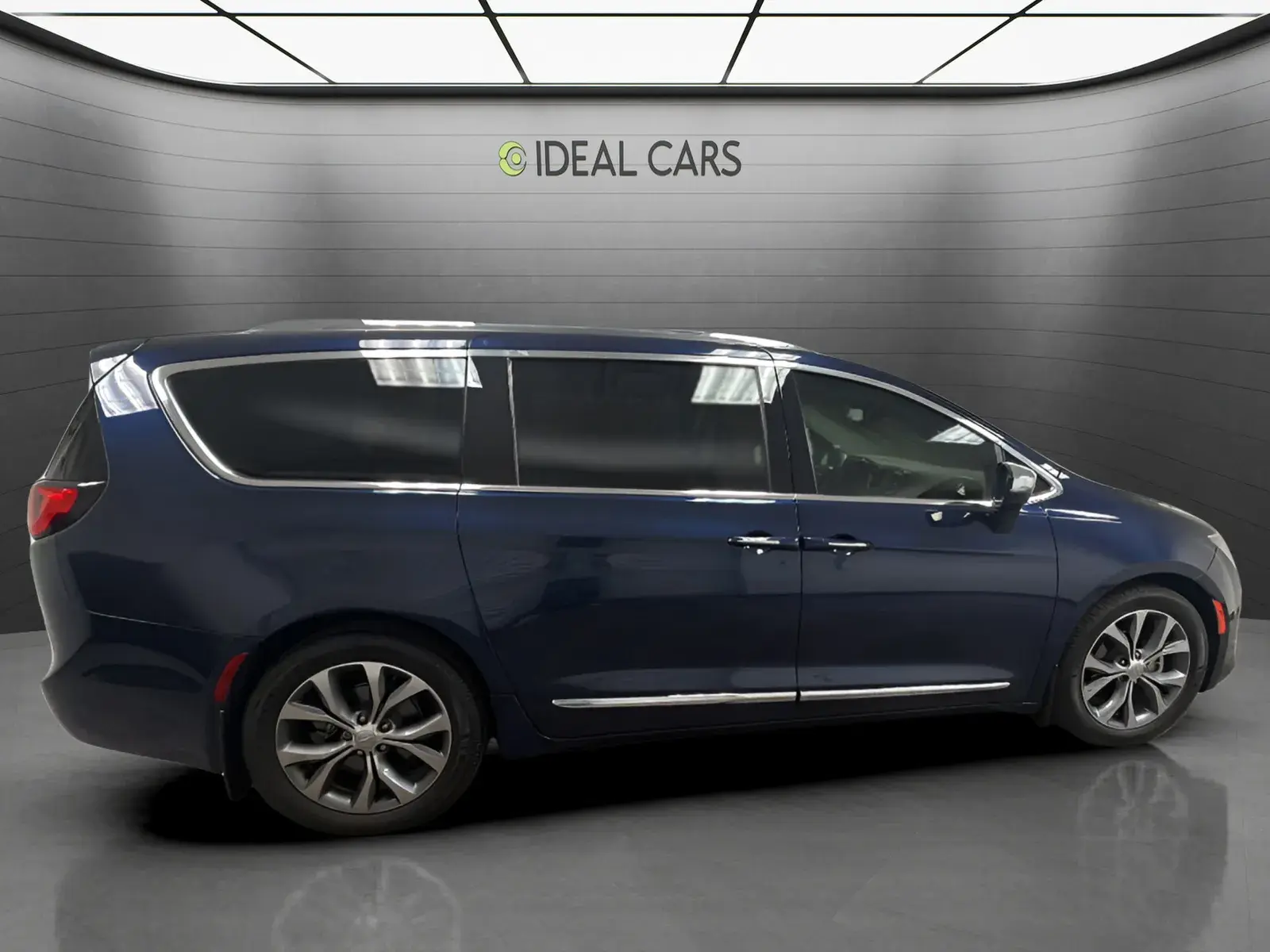 2017 Chrysler Pacifica Limited photo 4