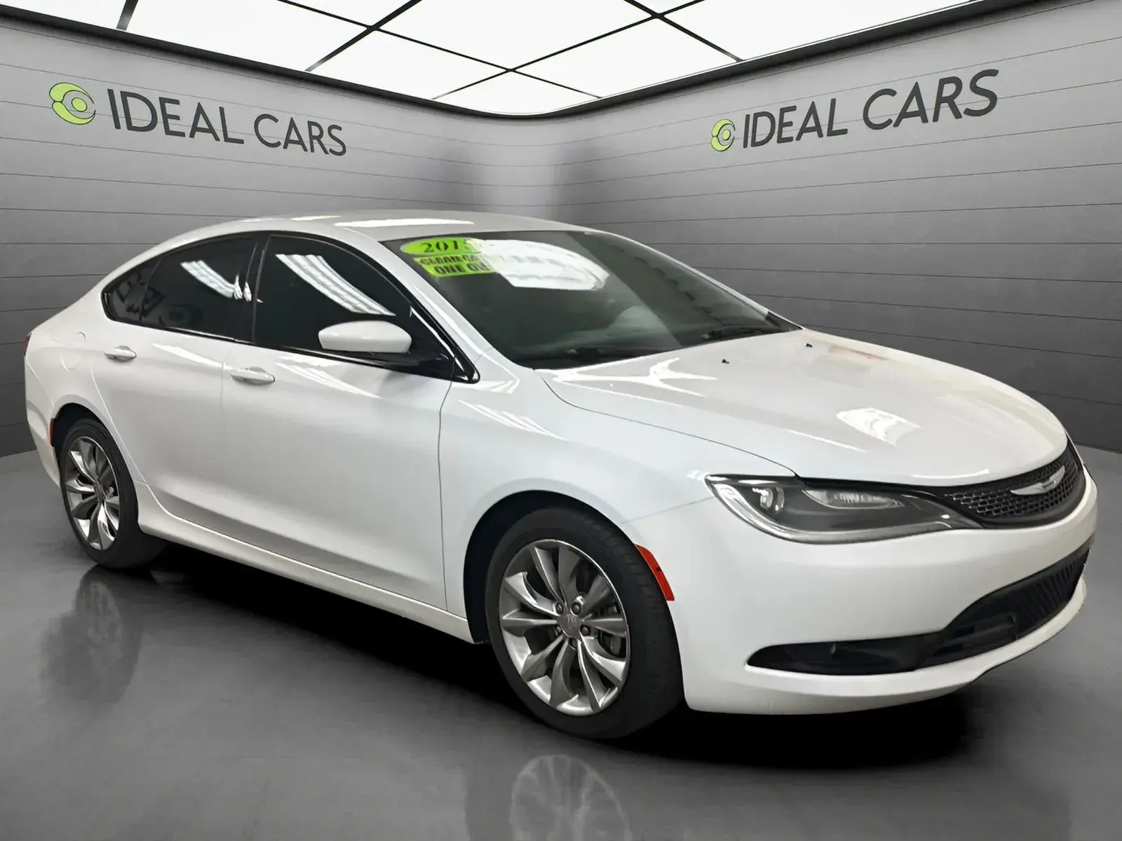 2015 Chrysler 200 S photo 3