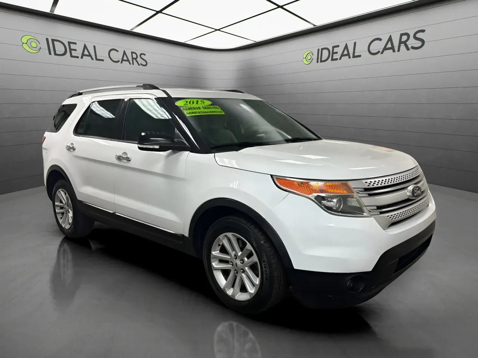 2015 Ford Explorer XLT photo 3