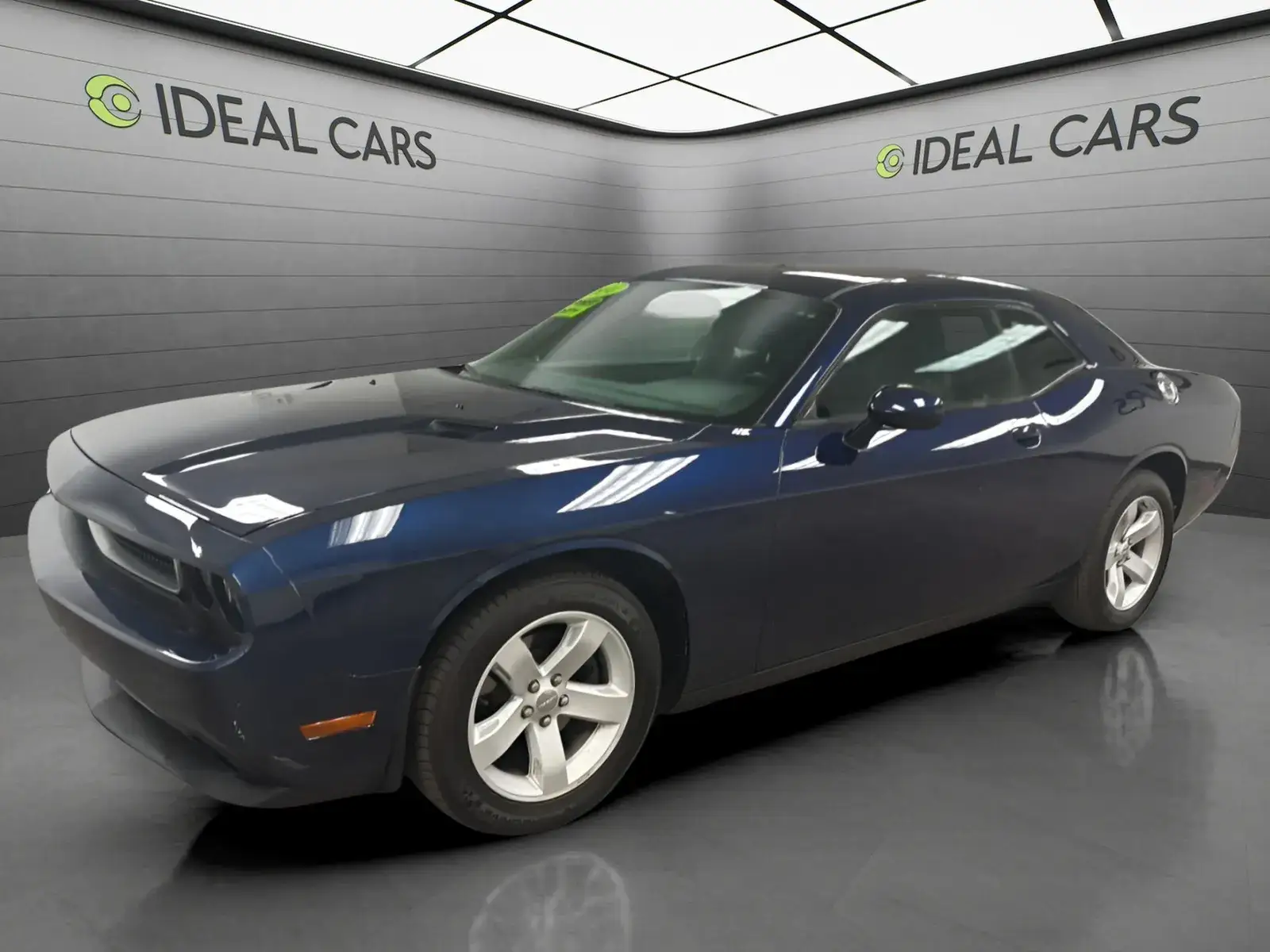 2014 Dodge Challenger SXT photo 1