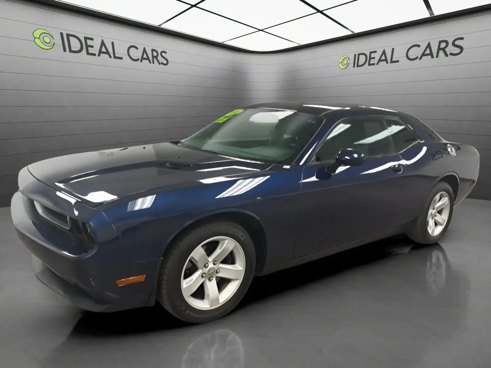 2014 Dodge Challenger SXT's photo
