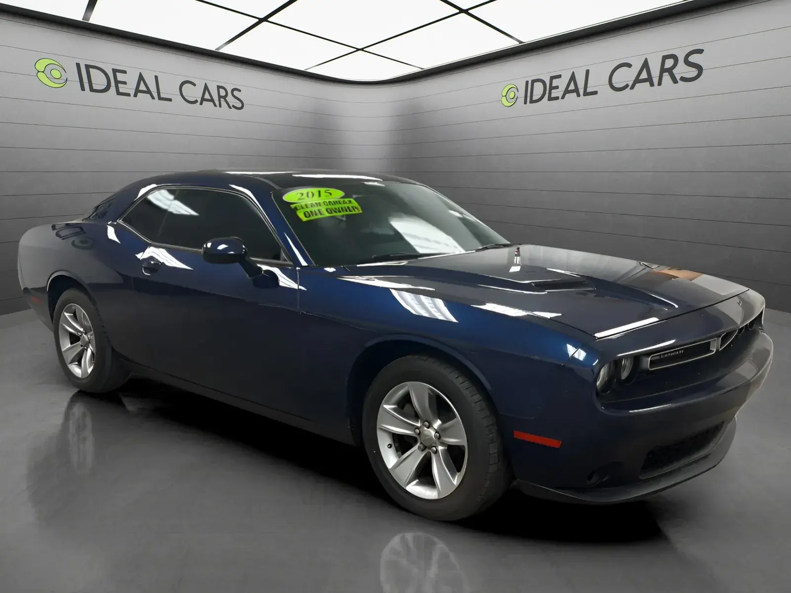 2015 Dodge Challenger SXT photo 3
