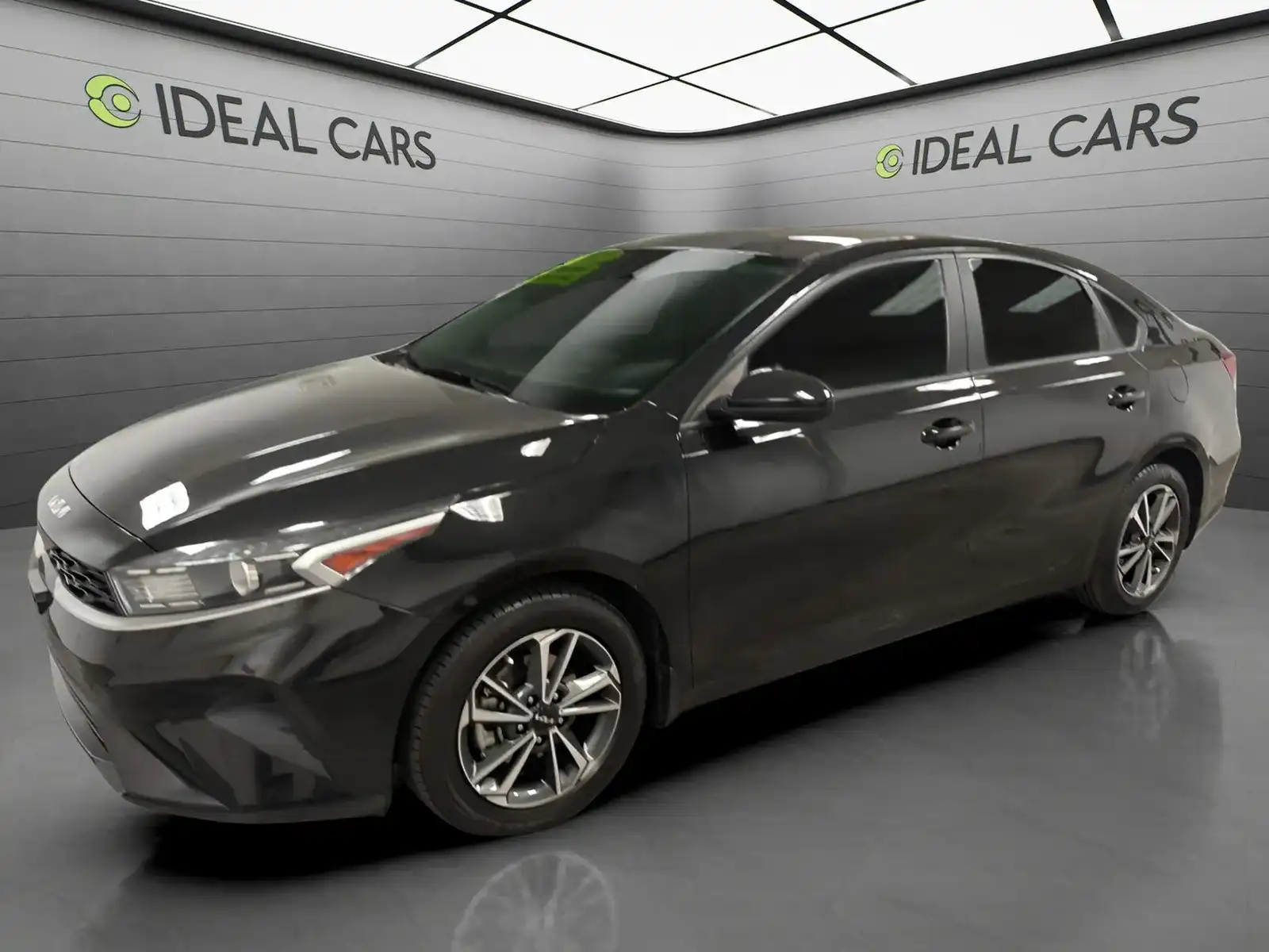 2023 Kia Forte LXS Auto's photo