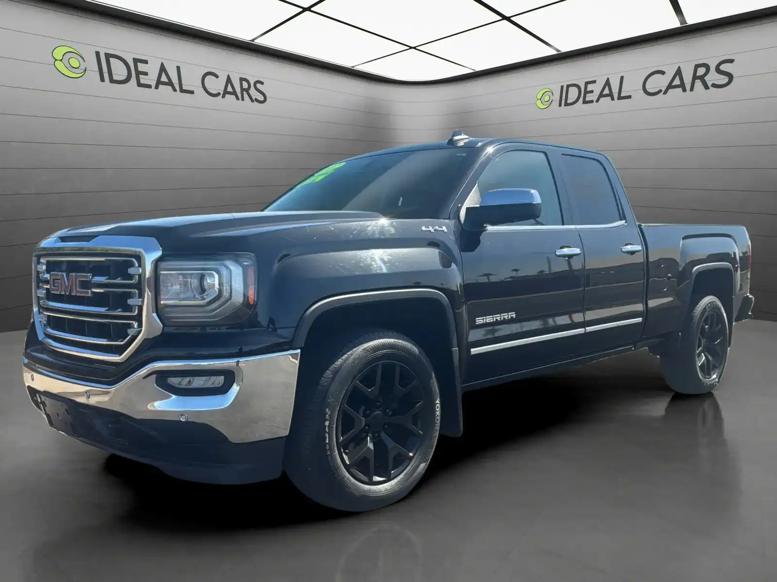2017 GMC Sierra 4WD Double Cab Standard Box SLT's photo