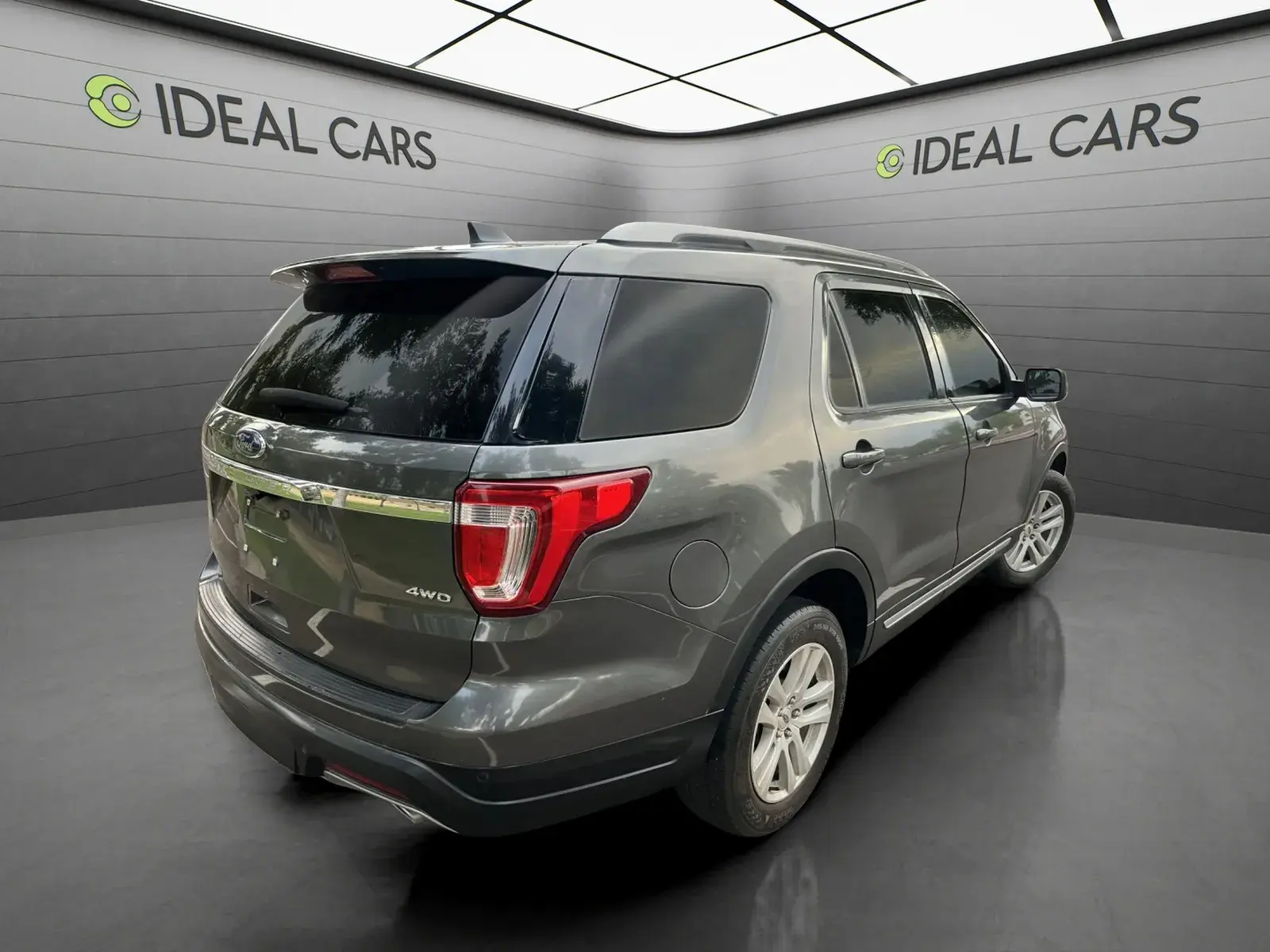 2018 Ford Explorer XLT 4WD photo 4