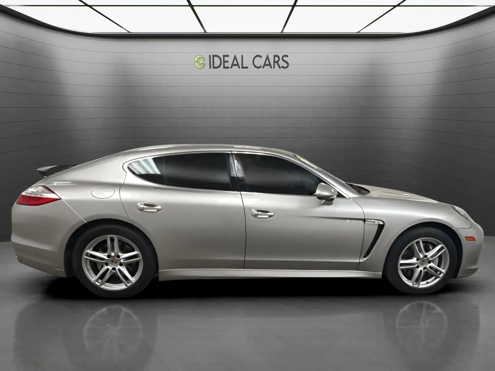 2012 Porsche Panamera S Hybrid photo 4