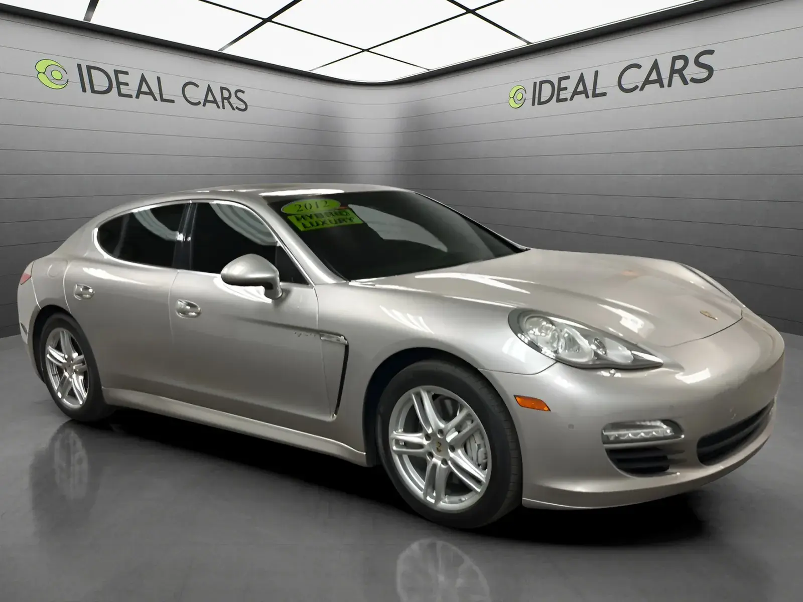2012 Porsche Panamera S Hybrid photo 3