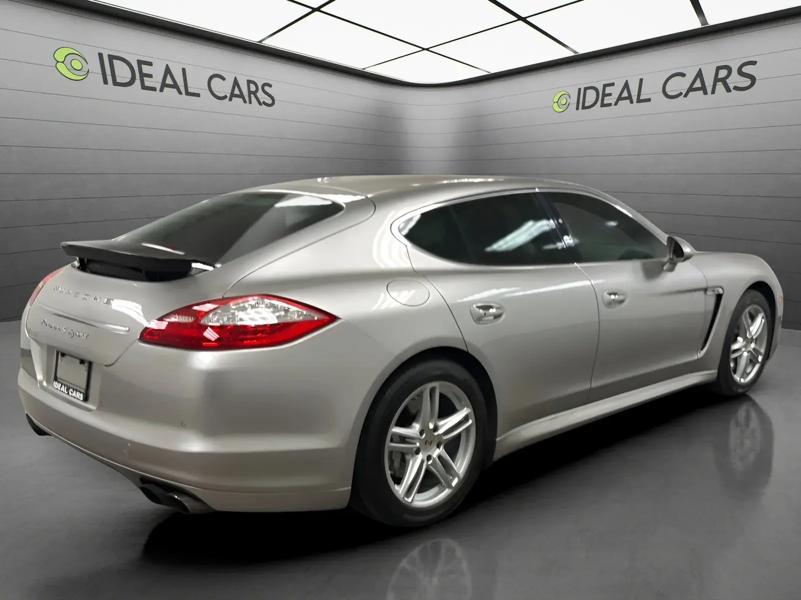 2012 Porsche Panamera S Hybrid photo 5