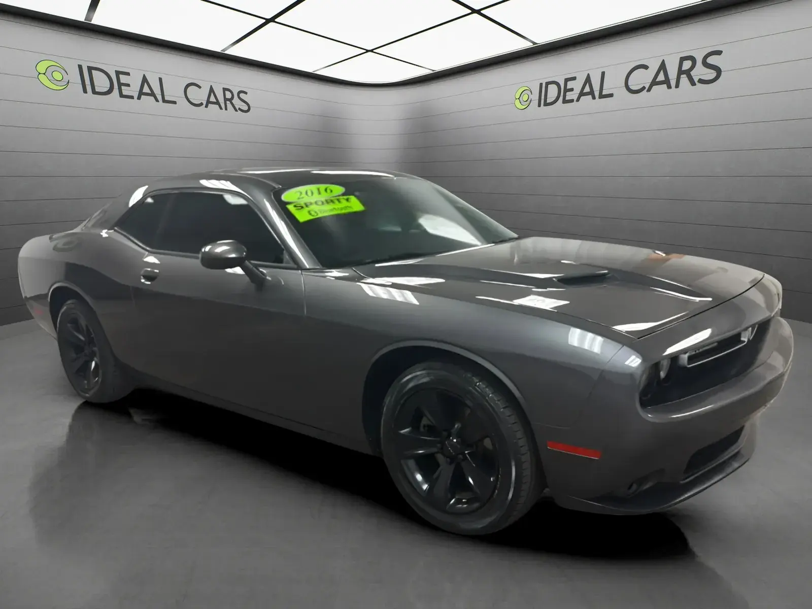 2016 Dodge Challenger SXT photo 3