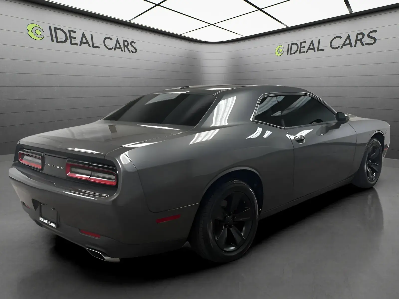 2016 Dodge Challenger SXT photo 5